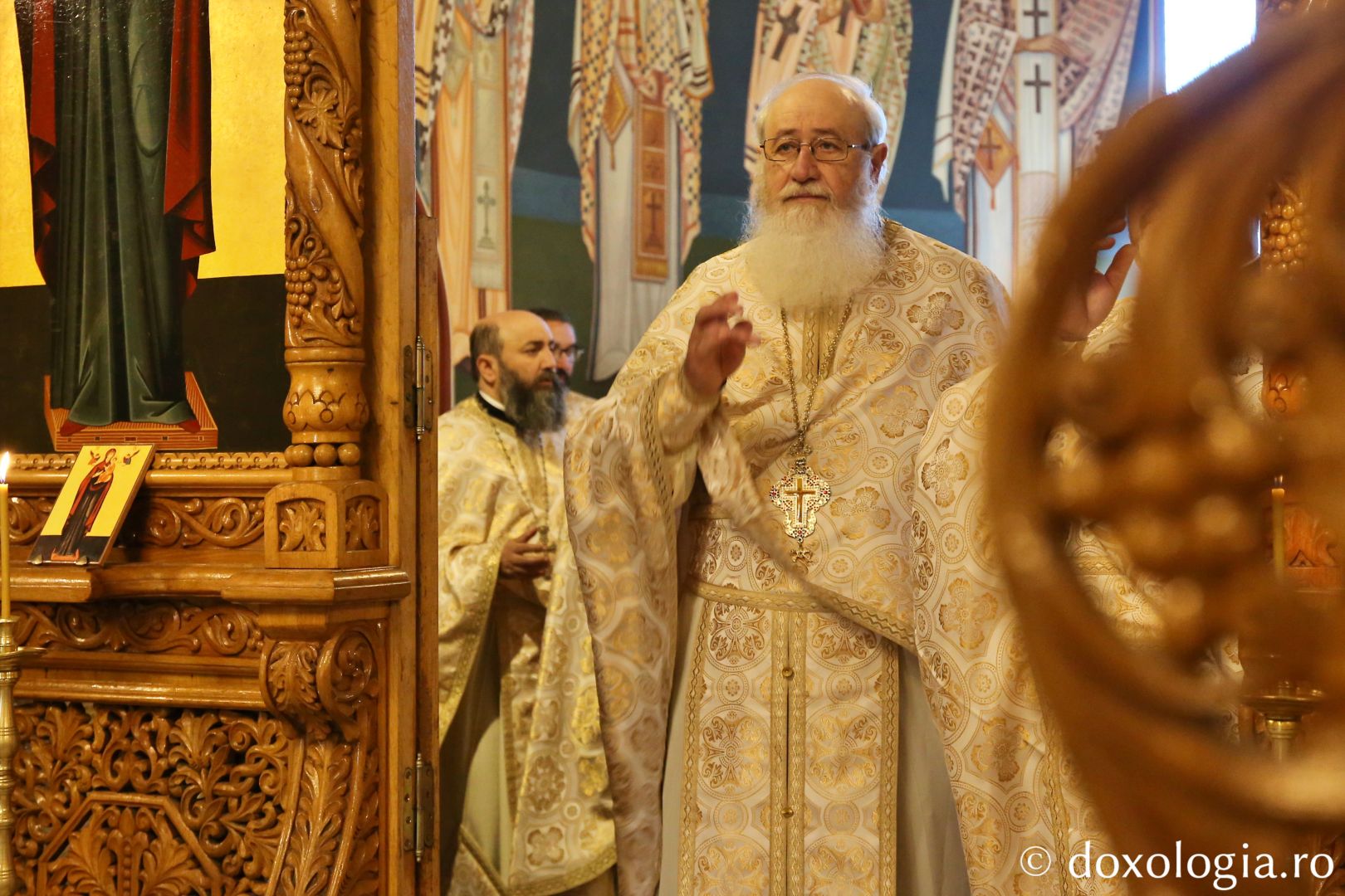 Aniversare la Seminarul Teologic „Veniamin Costachi”: Părintele profesor Ioan Mihoc a împlinit 70 de ani