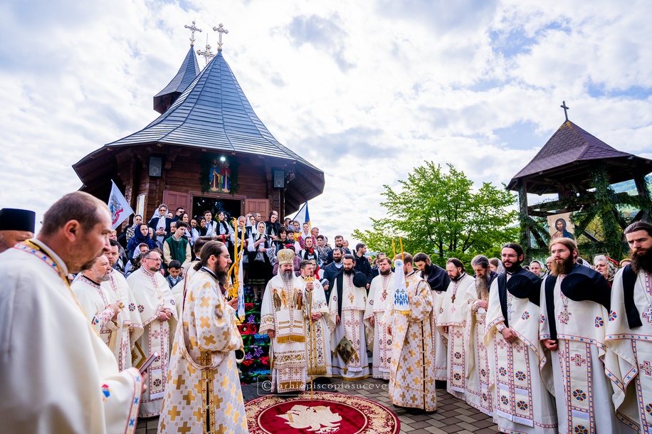 Hramul Parohiei Straja II, prilej de binecuvântare arhierească