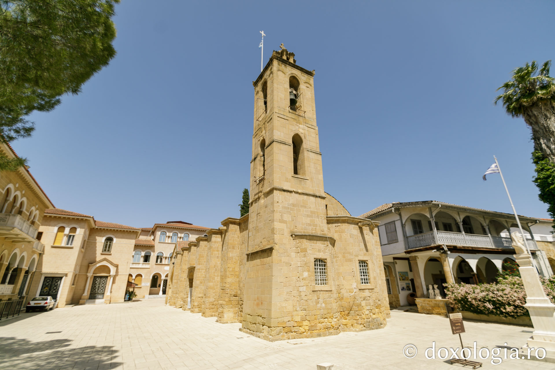 (Foto) Închinare în Catedrala Sfântul Ioan Teologul din Nicosia