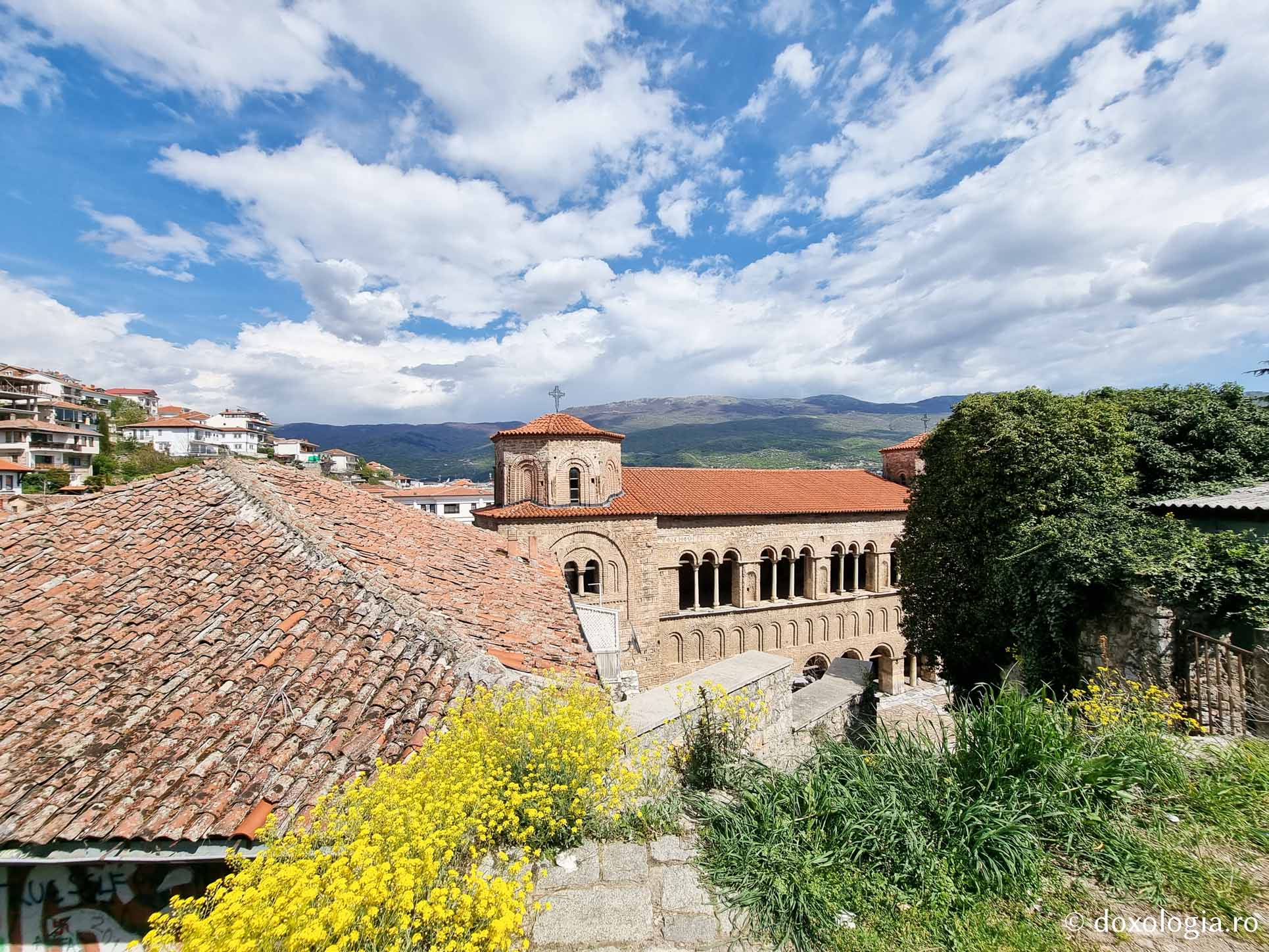 (Foto) Pași de pelerin la Biserica „Sfânta Sofia” din Ohrid, Macedonia de Nord