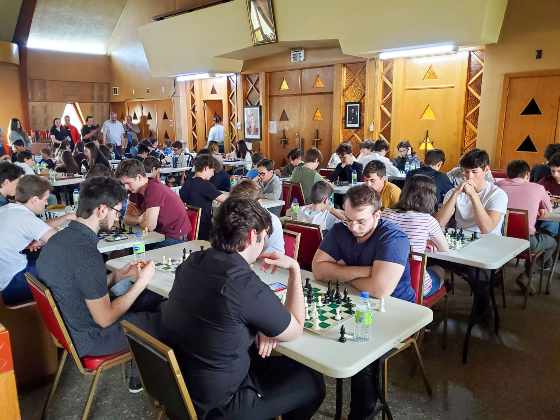 Ediția a doua a turneului de șah pentru tineri și adolescenți „Sfântul Gheorghe”, la Catedrala Episcopală din Saint-Hubert Ediția a doua a turneului de șah pentru tineri și adolescenți „Sfântul Gheorghe”, la Catedrala Episcopală din Saint-Hubert