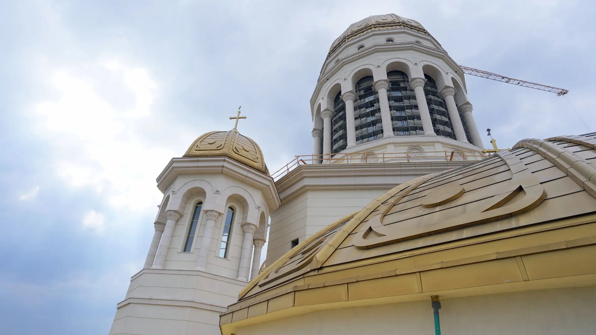 Catedrala Naţională: Se pregătește turla mare pentru pictare