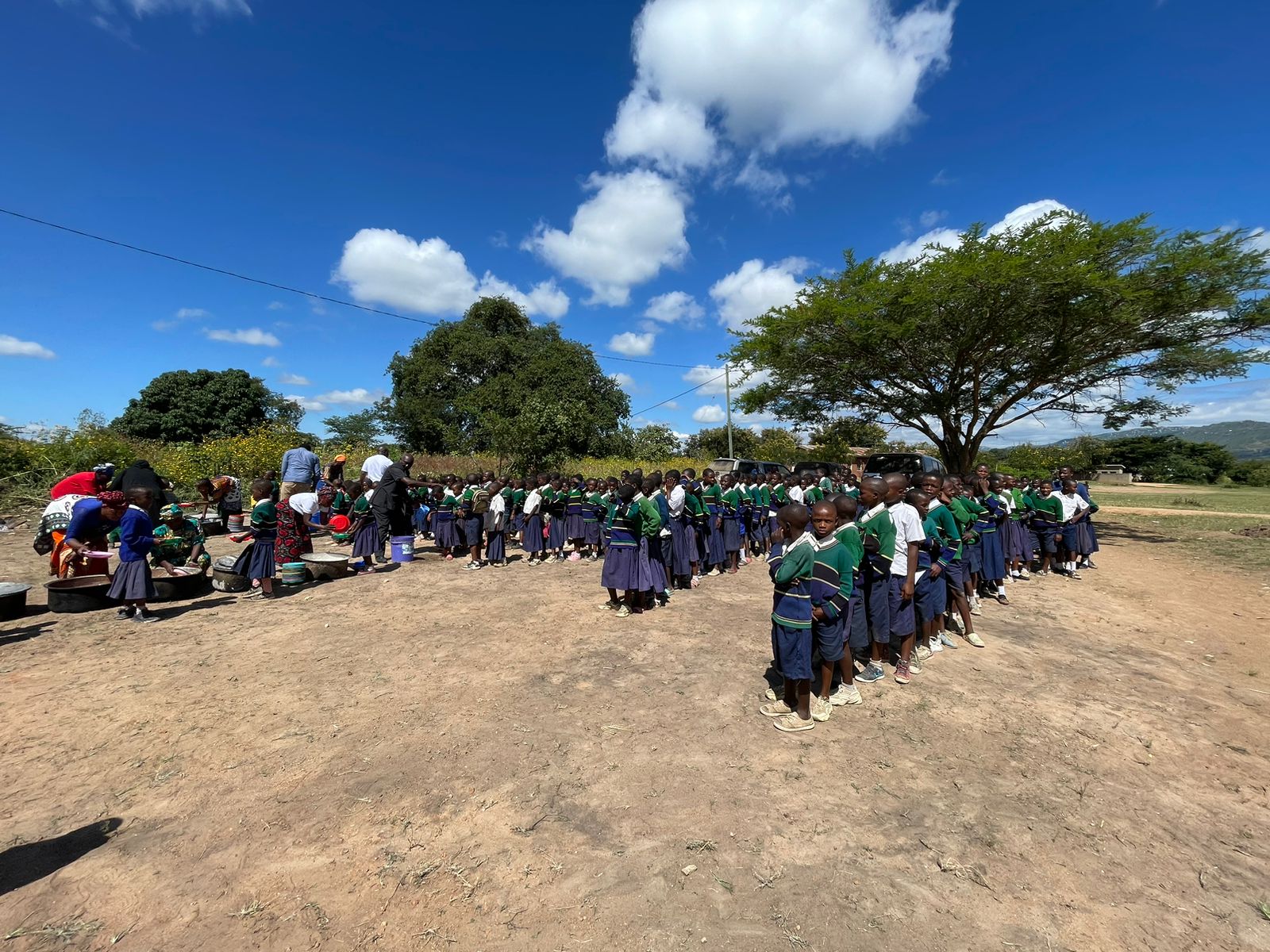 Copiii din satul Mkoga