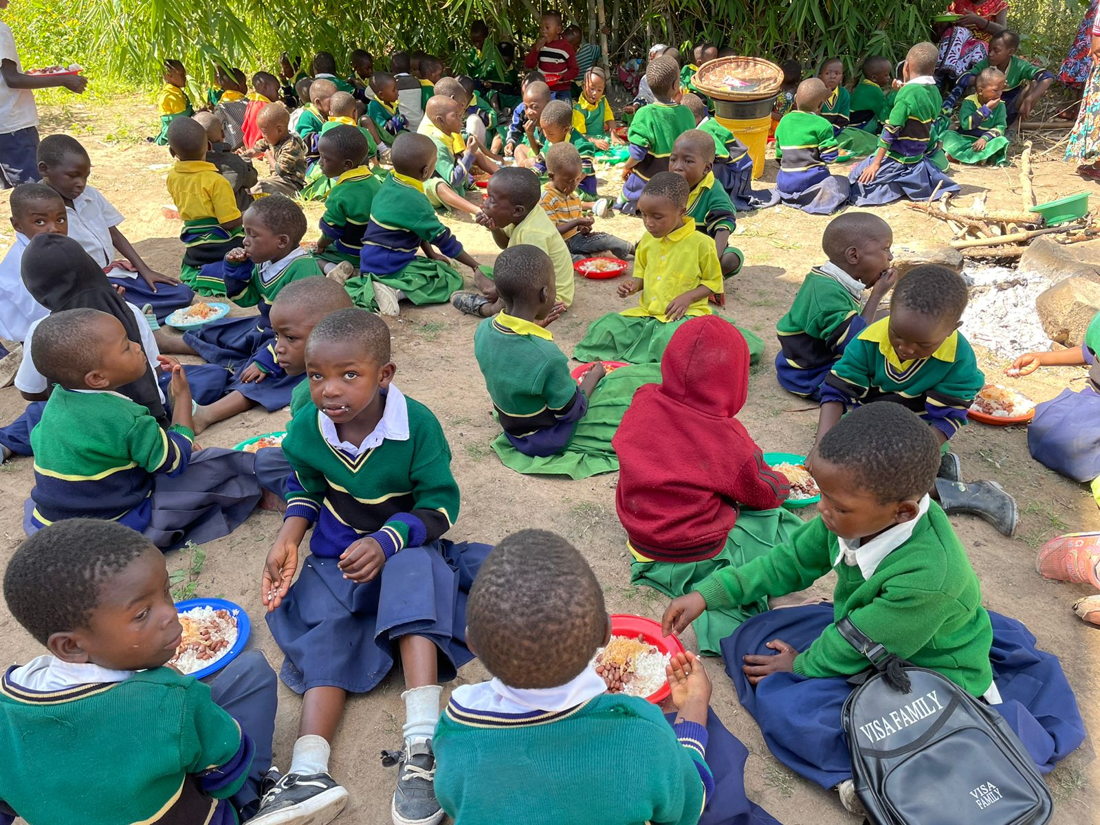 Copiii din satul Mkoga