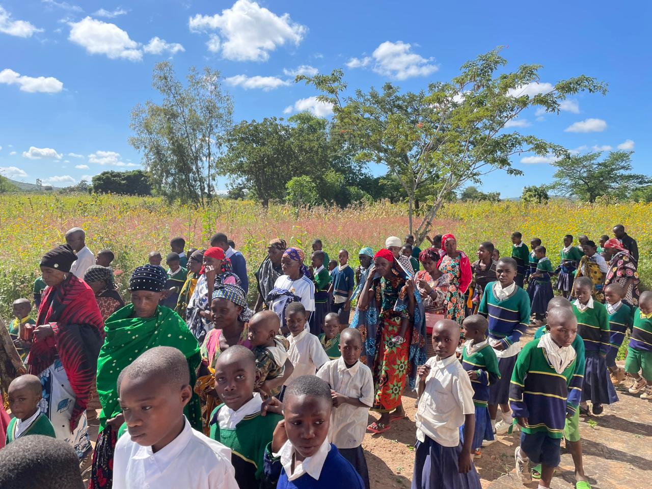 Copiii din satul Mkoga