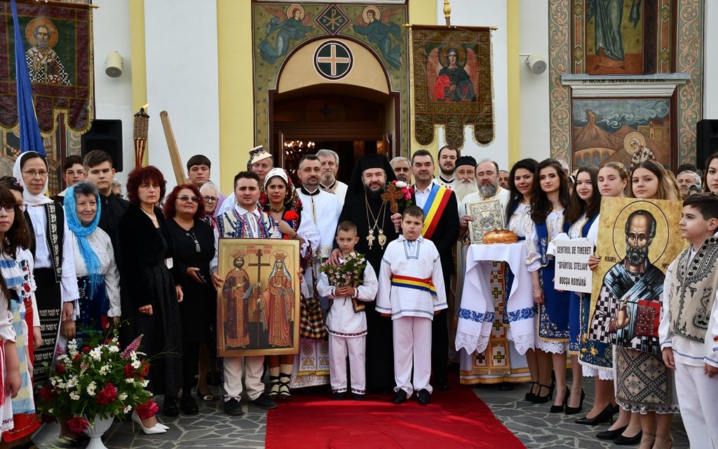 Foto: episcopiacaransebesului.ro „Voronețul Banatului”, în haine de sărbătoare