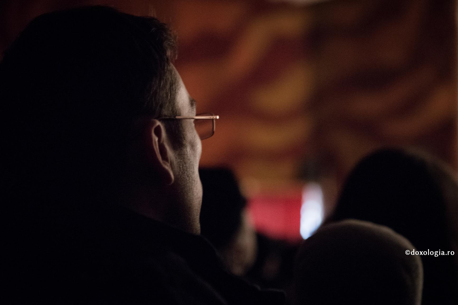 De vei fi întrebat, răspunde, iar de nu, taci!