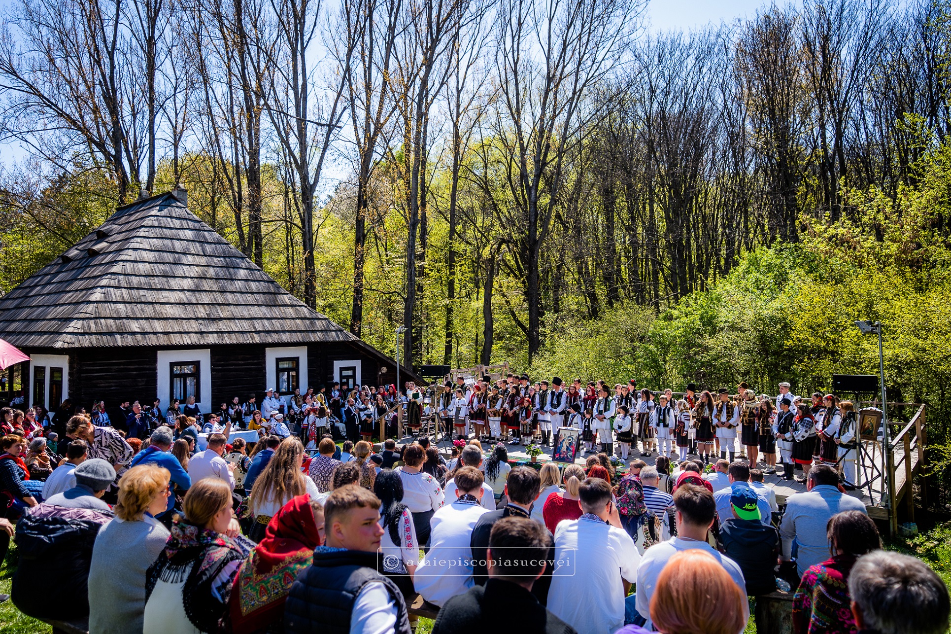 „Învierea Domnului în satul românesc” – cea de a IV-a întâlnire a membrilor din Centrele de Tineret ale Arhiepiscopiei Sucevei și Rădăuților