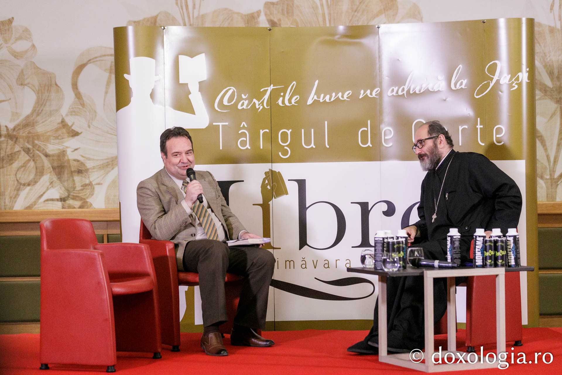 Librex 2023: Părintele Constantin Necula a venit la Iași cu o nouă apariție editorială Doxologia