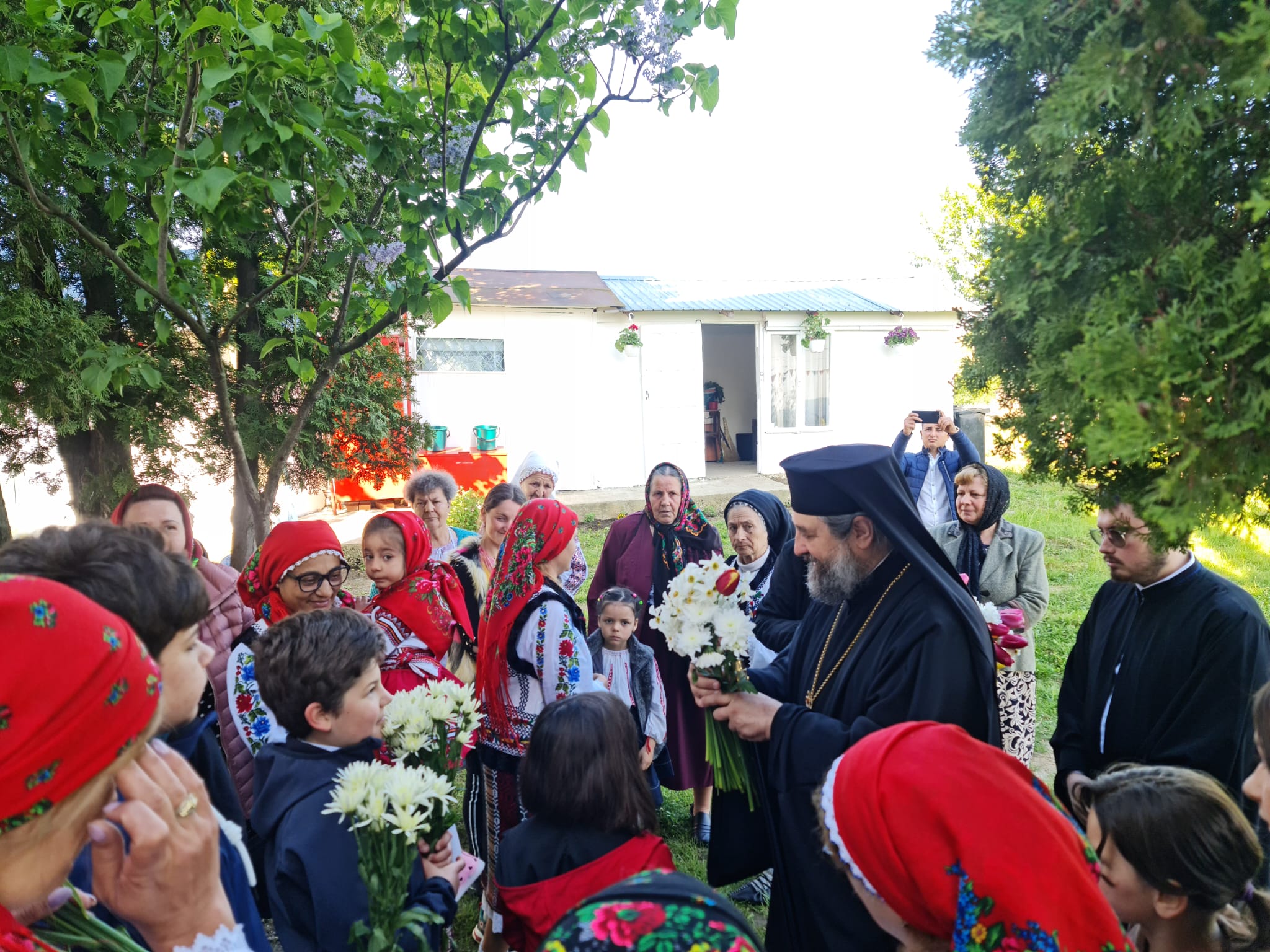 PS Nichifor Botoșăneanul, către credincioșii din Budești: „Prin rugăciune, noi ne întâlnim cu Dumnezeu”