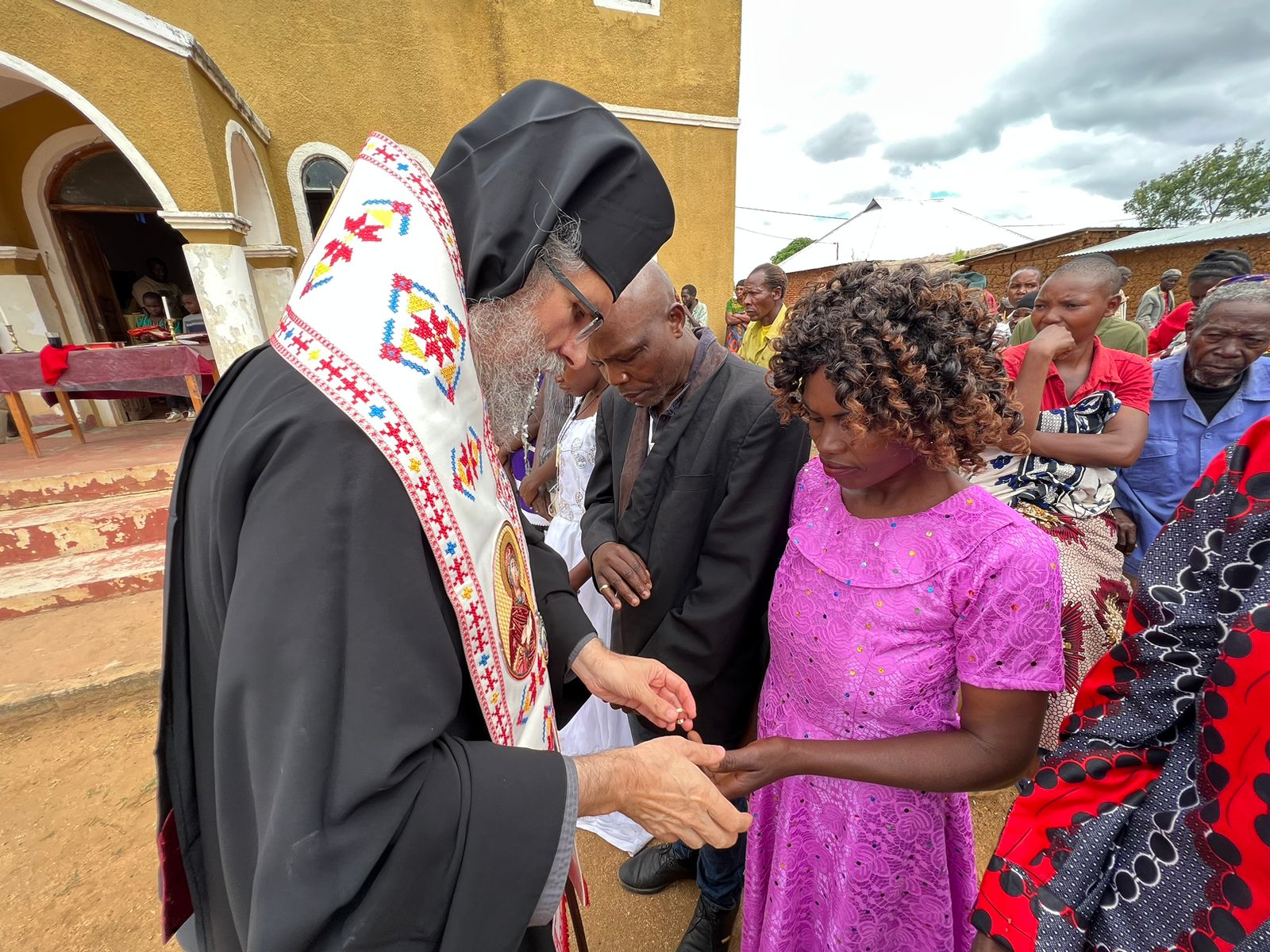 Taina cununiei pentru 21 de familii ortodoxe