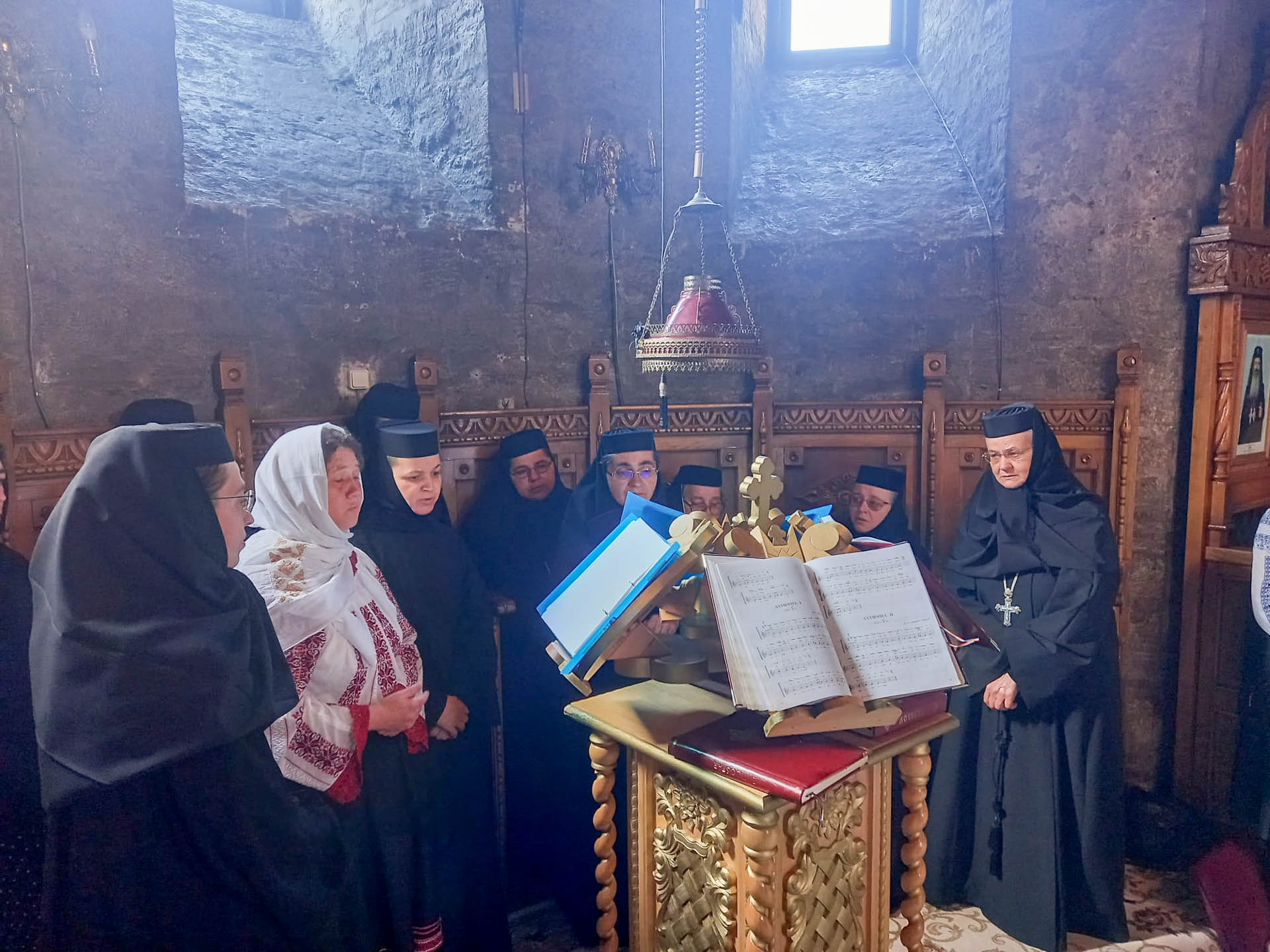 PS Antonie a slujit la Mănăstirea Galata