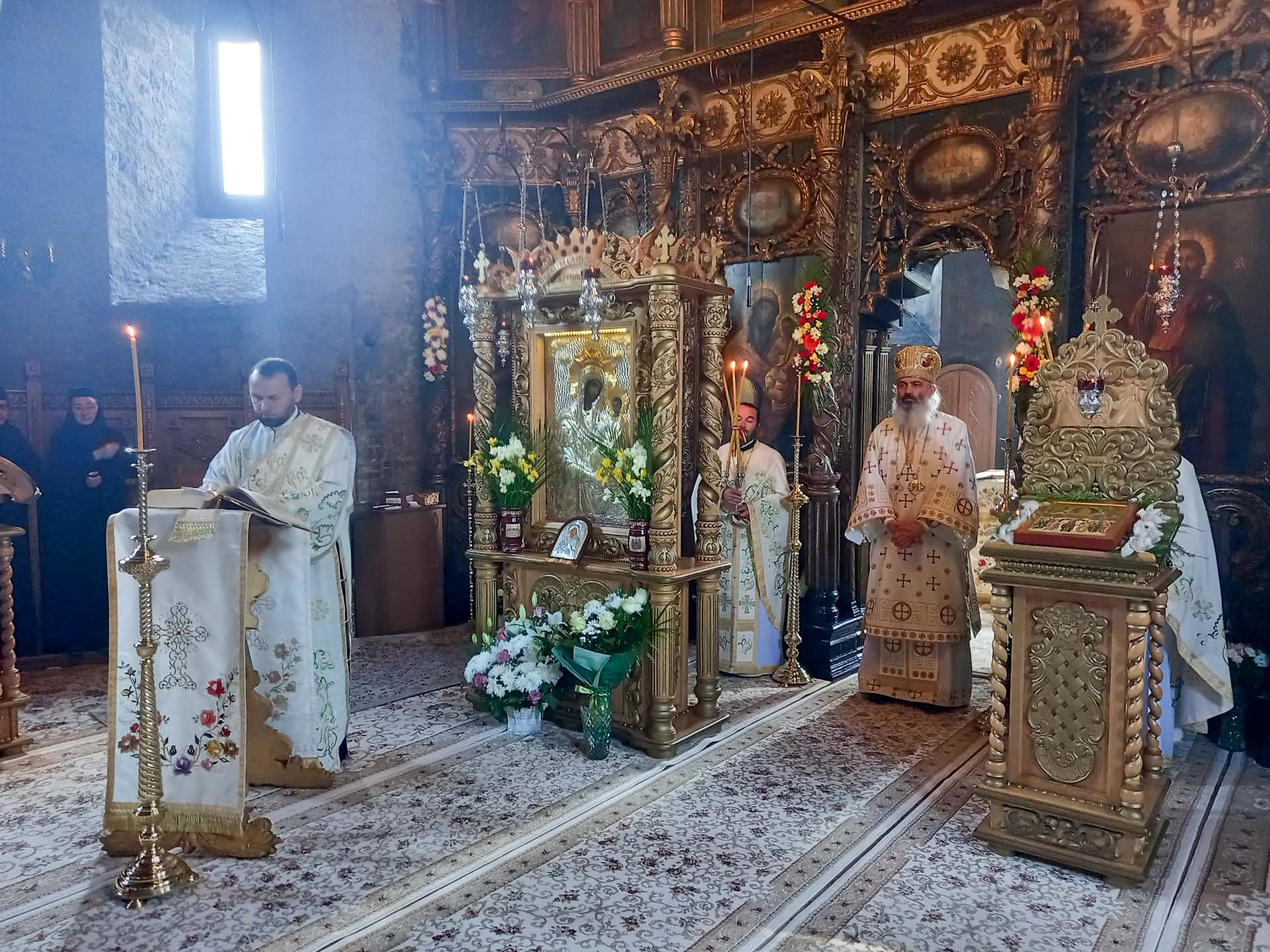 PS Antonie a slujit la Mănăstirea Galata