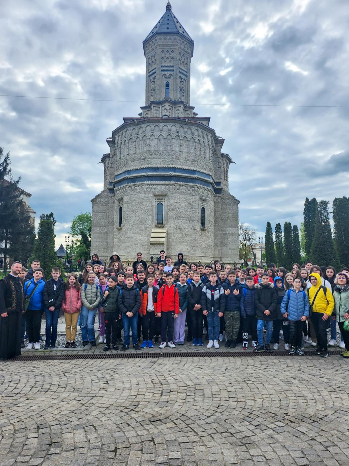 Săptămâna verde: un grup de elevi din Târgu Neamț au învățat despre creația lui Dumnezeu