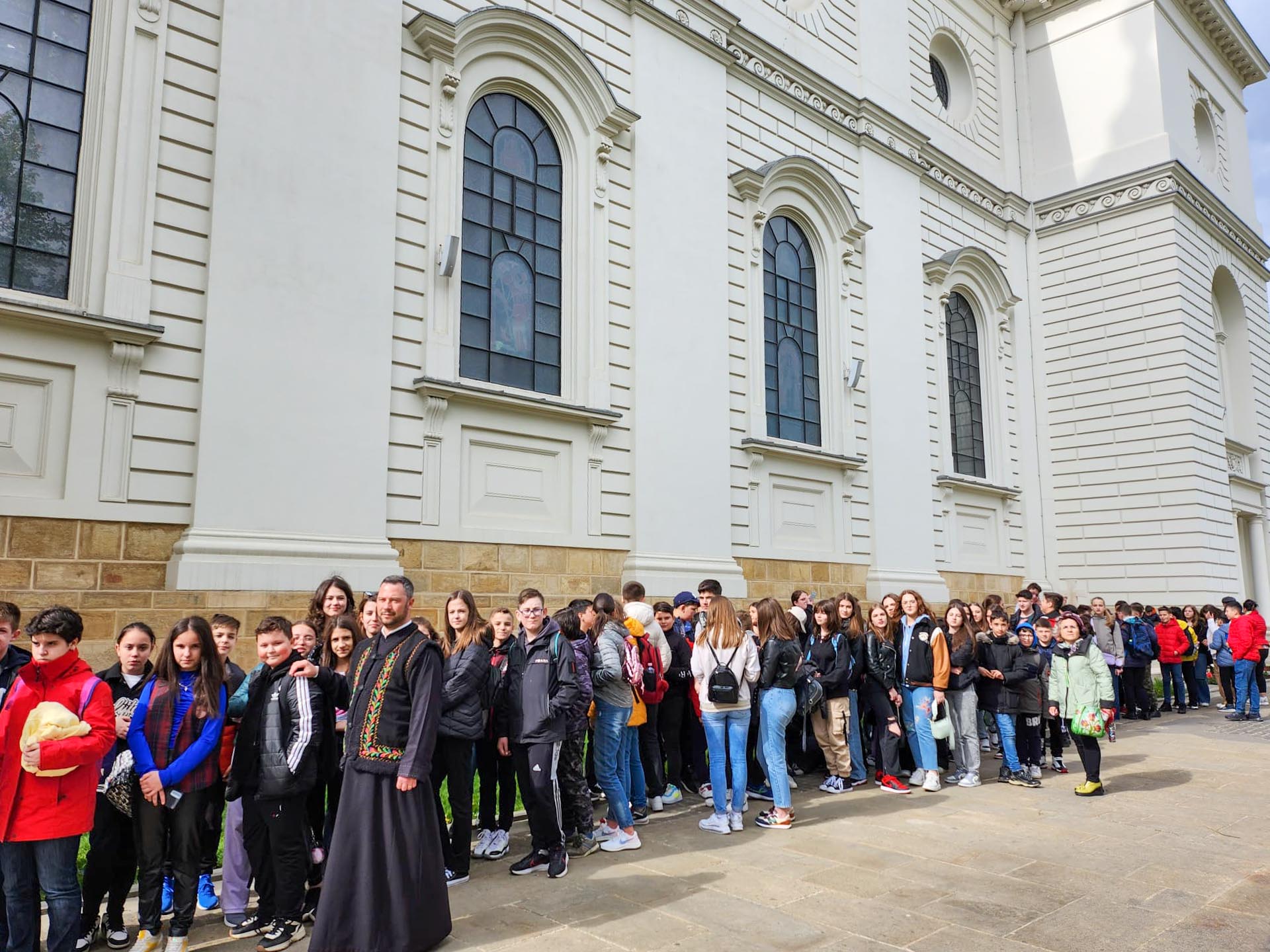 Săptămâna verde: un grup de elevi din Târgu Neamț au învățat despre creația lui Dumnezeu