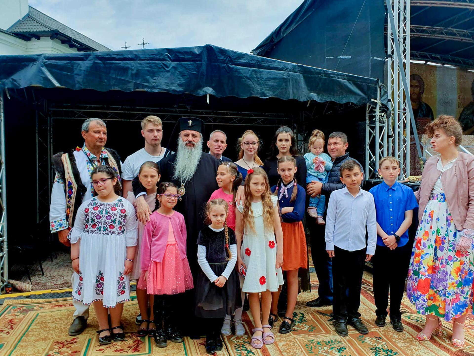 Așezământul social al Parohiei Ghigoiești a fost sfințit de IPS Mitropolit Teofan