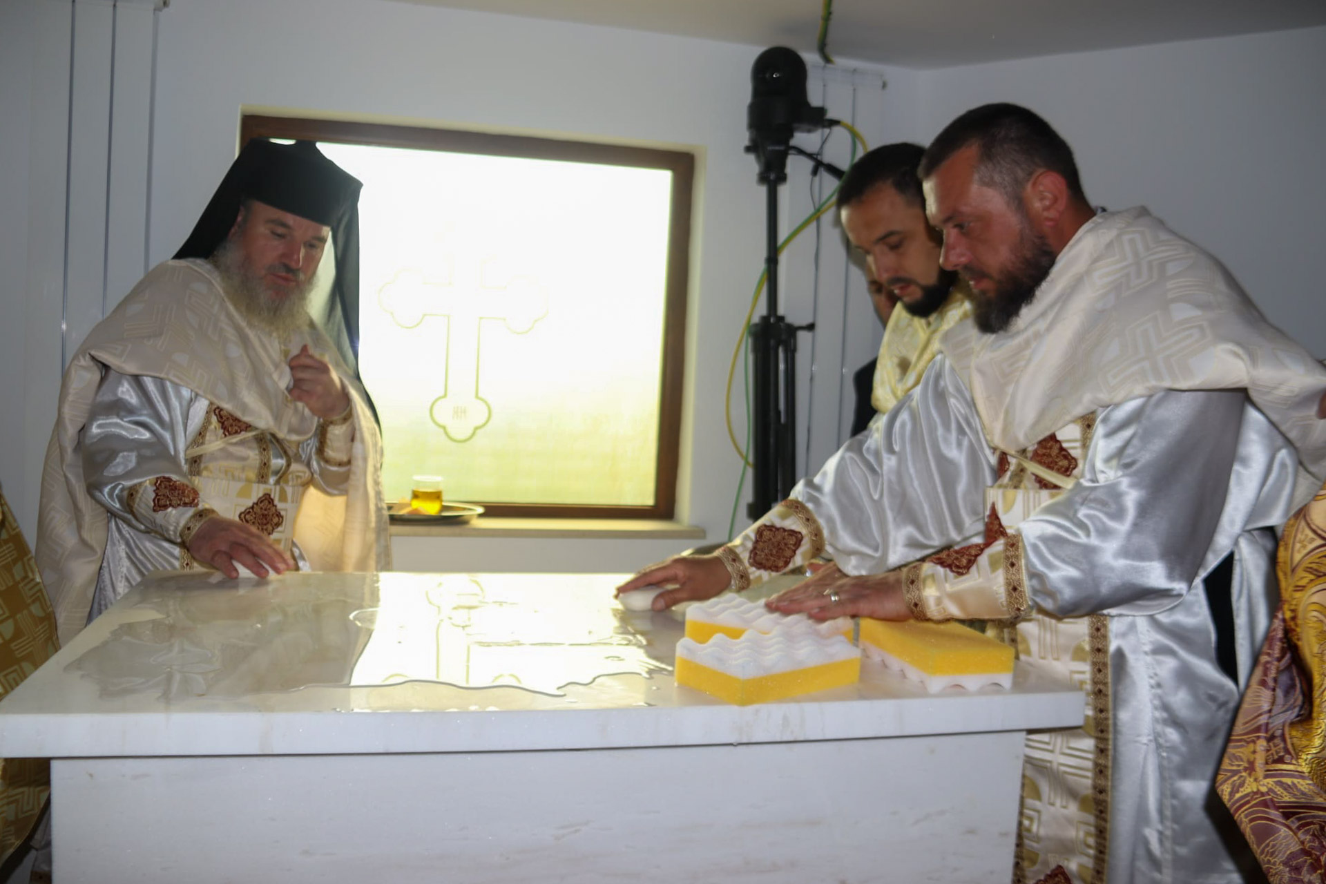 Așezământul social al Parohiei Ghigoiești a fost sfințit de IPS Mitropolit Teofan