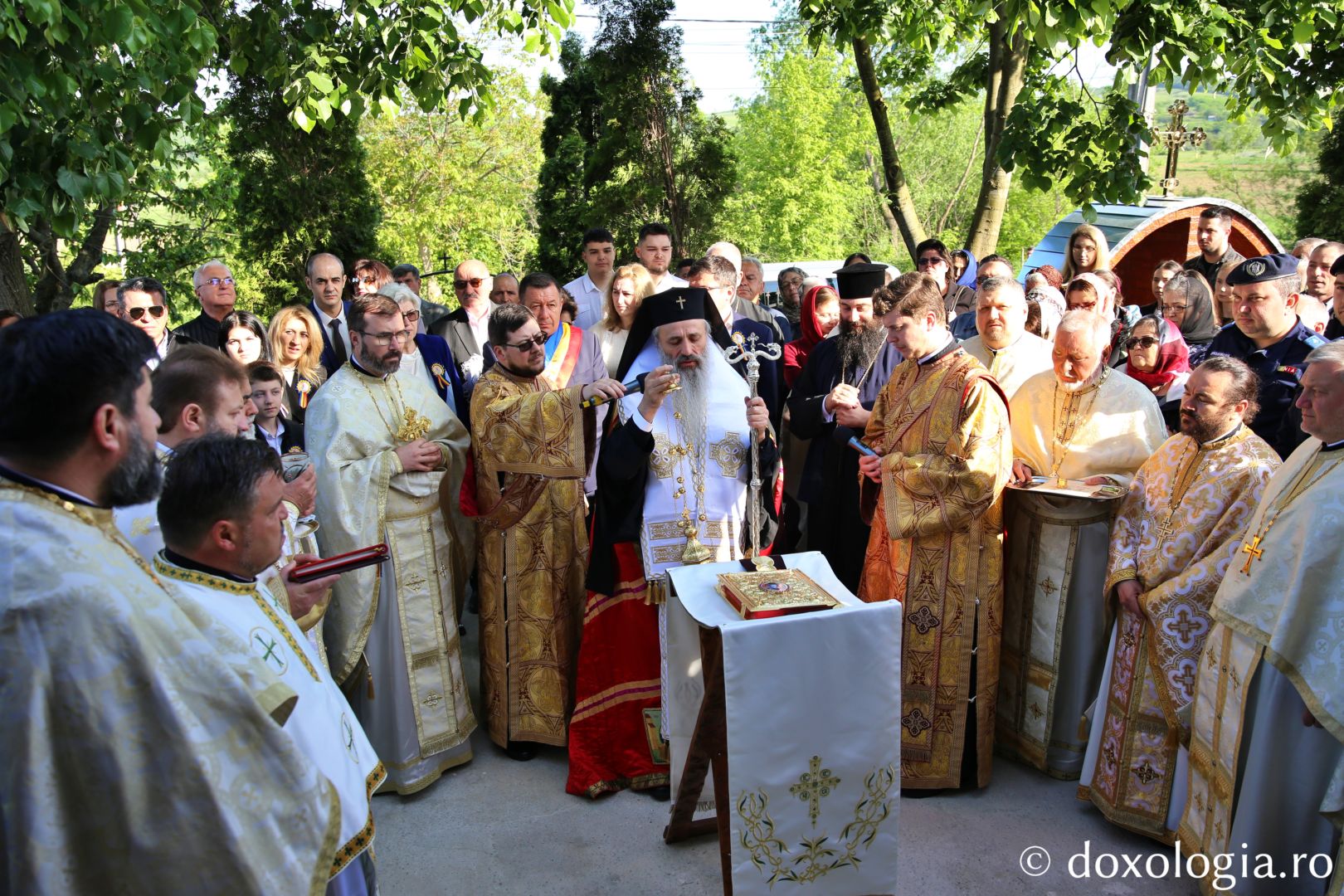 Biserica din Todirel a primit, cu ocazia hramului, veșmântul cel nou al sfințirii