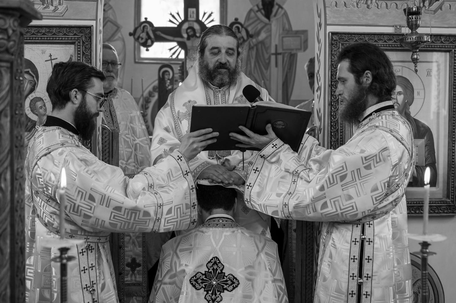 Pictura Bisericii din Zvarici a fost binecuvântată de PS Nichifor Botoșăneanul