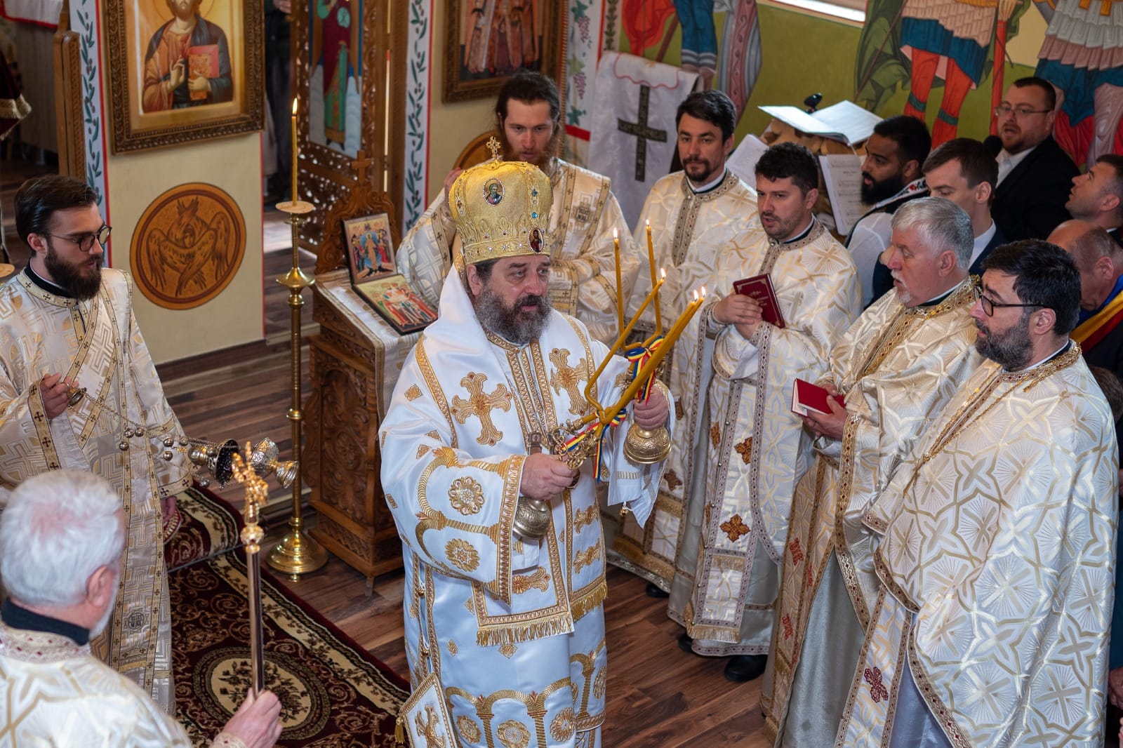 Pictura Bisericii din Zvarici a fost binecuvântată de PS Nichifor Botoșăneanul