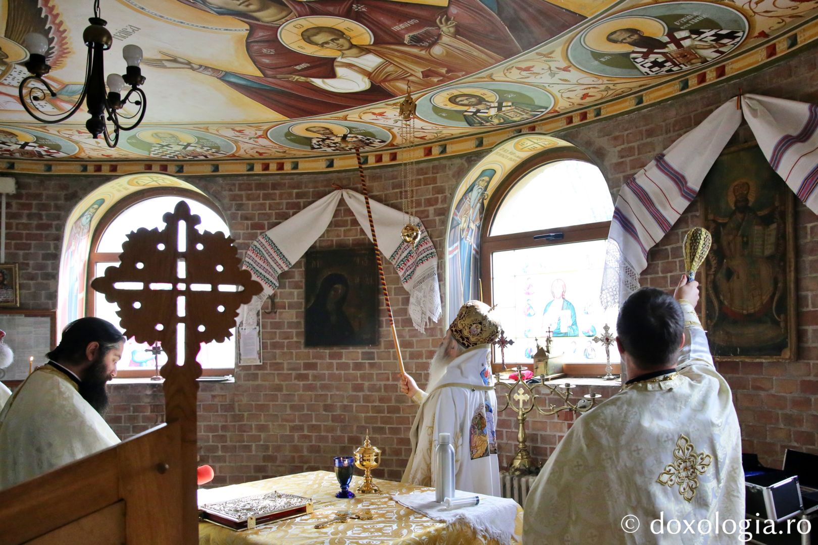 „Biserica lui Hristos este un spital duhovnicesc, iar Sfânta Împărtășanie este leacul nemuririi”, a afirmat Părintele Mitropolit la sfințirea paraclisului Parohiei „Sfântul Proroc Daniel” din Iași