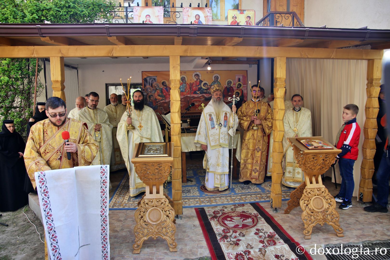 „Biserica lui Hristos este un spital duhovnicesc, iar Sfânta Împărtășanie este leacul nemuririi”, a afirmat Părintele Mitropolit la sfințirea paraclisului Parohiei „Sfântul Proroc Daniel” din Iași