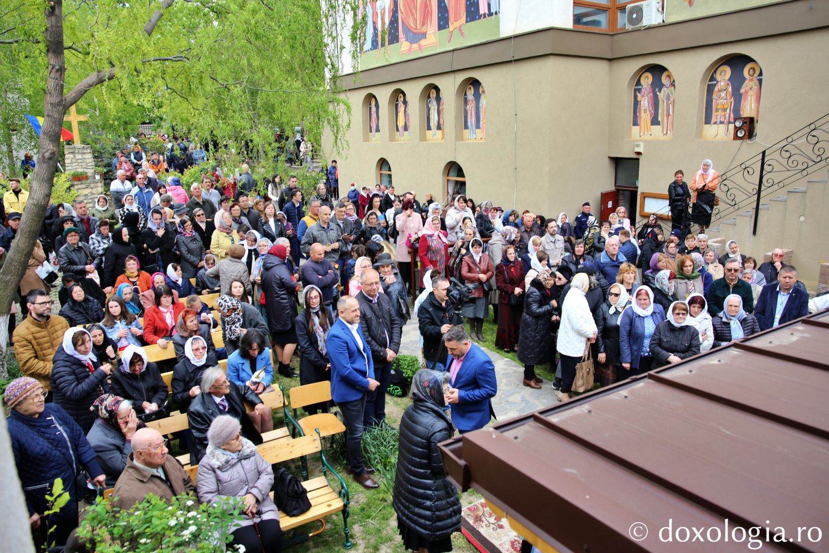 „Biserica lui Hristos este un spital duhovnicesc, iar Sfânta Împărtășanie este leacul nemuririi”, a afirmat Părintele Mitropolit la sfințirea paraclisului Parohiei „Sfântul Proroc Daniel” din Iași