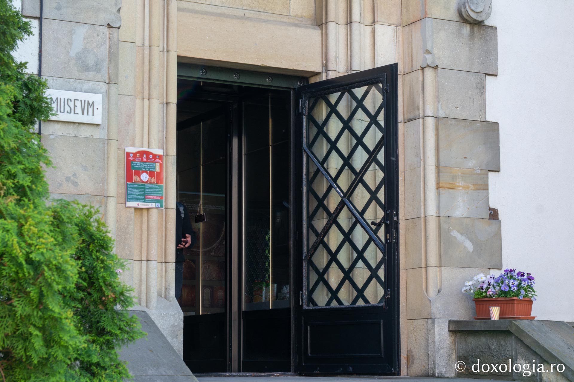 La Iași a început Simpozionul Internațional „Explorări în Tradiția Biblică Românească și Europeană”, ediția a XII-a