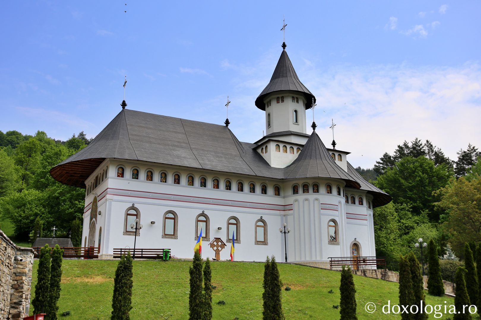 La Mănăstirea Pângărați are loc Simpozionul Național „Istorie și patrimoniu ecleziastic”