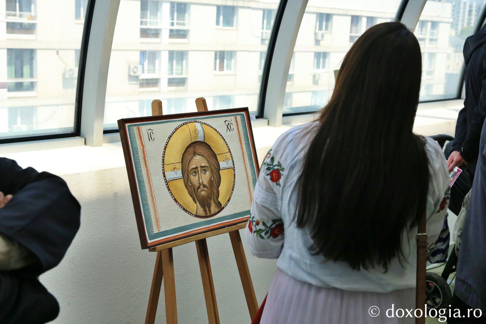 Foto: Flavius Popa „Veronica – Contribuie la vindecare!”: Expoziție cu icoane pentru susținerea amenajării Centrului medico-social al Asociației „Glasul Vieții”
