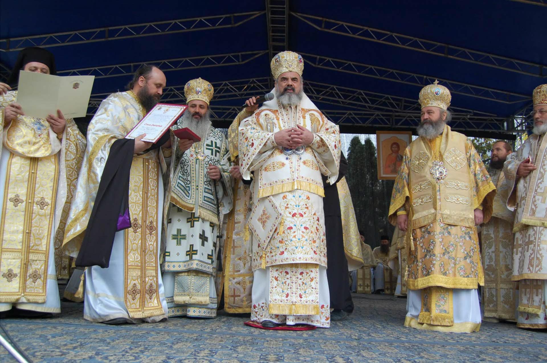 Înaltpreasfințitul Părinte Teofan, de 15 ani Arhiepiscop al Iaşilor şi Mitropolit al Moldovei şi Bucovinei Înaltpreasfințitul Părinte Teofan, de 15 ani Arhiepiscop al Iaşilor şi Mitropolit al Moldovei şi Bucovinei