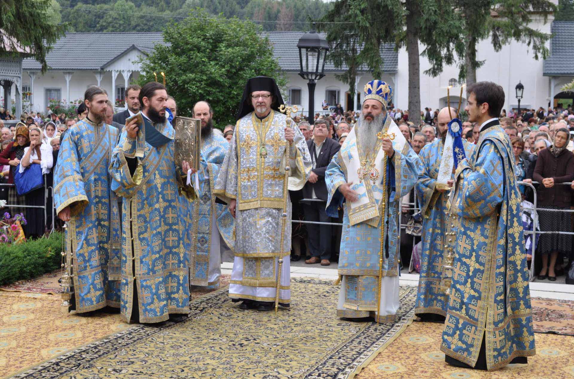 Înaltpreasfințitul Părinte Teofan, de 15 ani Arhiepiscop al Iaşilor şi Mitropolit al Moldovei şi Bucovinei Înaltpreasfințitul Părinte Teofan, de 15 ani Arhiepiscop al Iaşilor şi Mitropolit al Moldovei şi Bucovinei