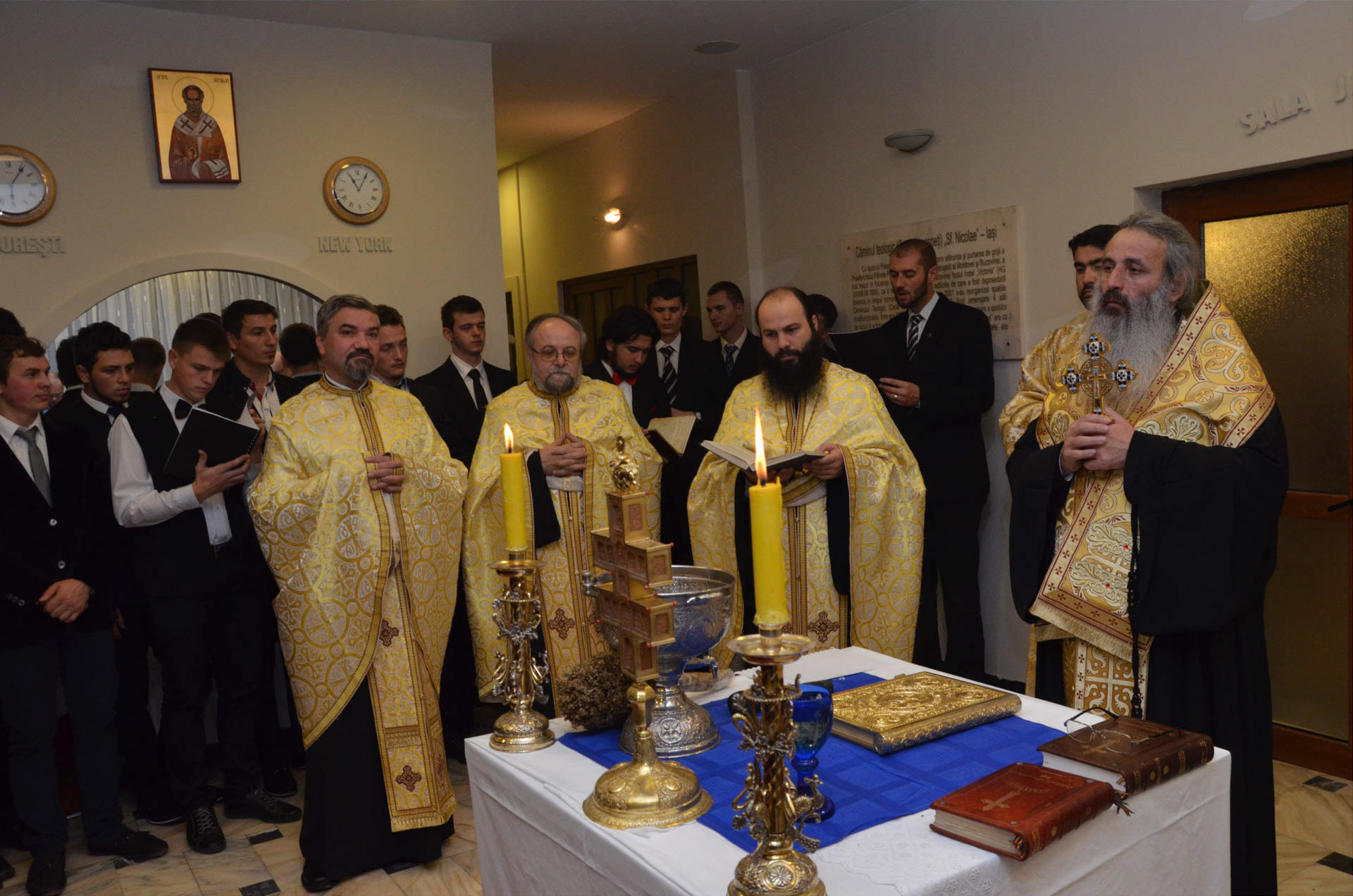 Înaltpreasfințitul Părinte Teofan, de 15 ani Arhiepiscop al Iaşilor şi Mitropolit al Moldovei şi Bucovinei Înaltpreasfințitul Părinte Teofan, de 15 ani Arhiepiscop al Iaşilor şi Mitropolit al Moldovei şi Bucovinei
