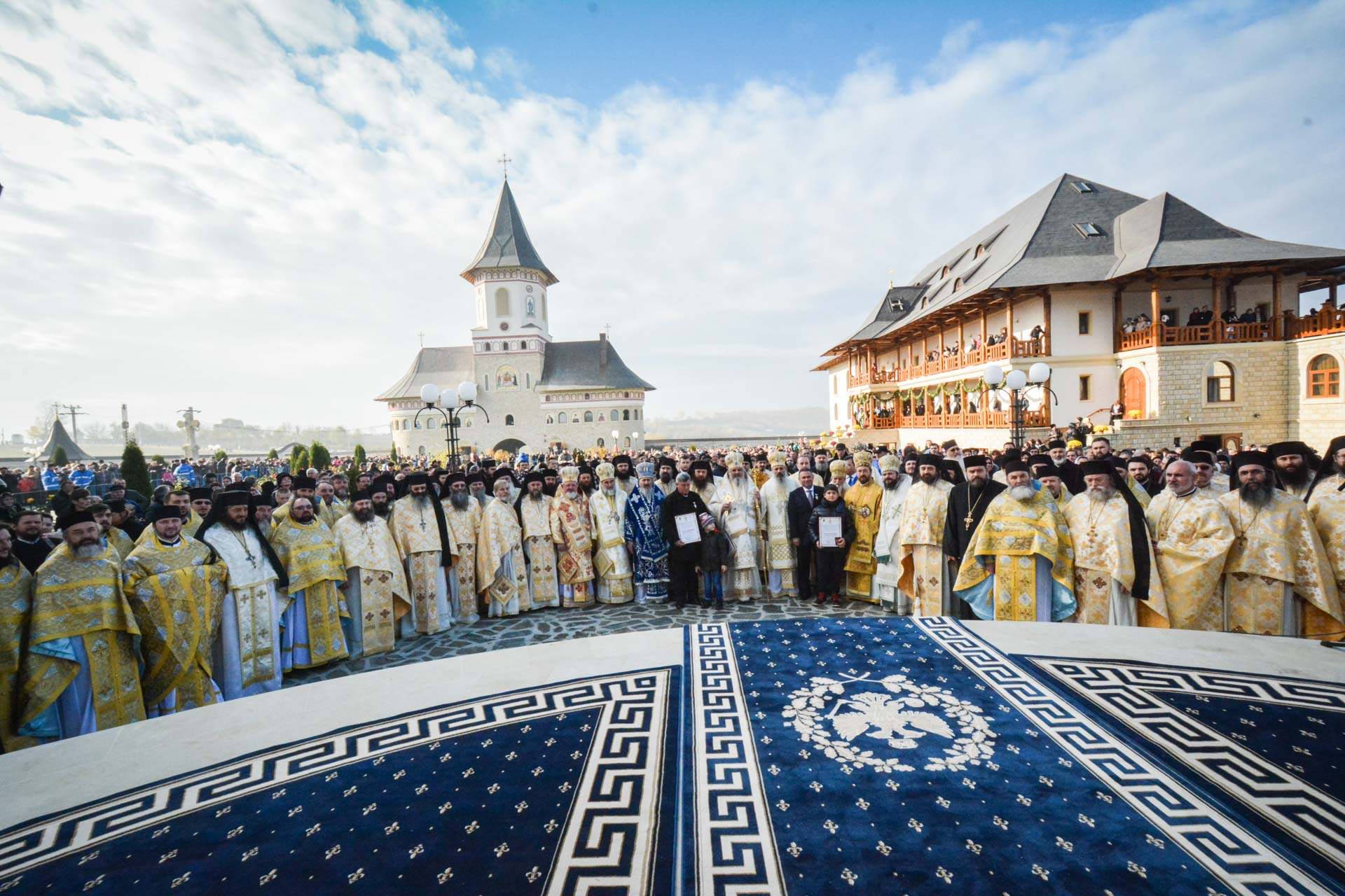 Înaltpreasfințitul Părinte Teofan, de 15 ani Arhiepiscop al Iaşilor şi Mitropolit al Moldovei şi Bucovinei Înaltpreasfințitul Părinte Teofan, de 15 ani Arhiepiscop al Iaşilor şi Mitropolit al Moldovei şi Bucovinei