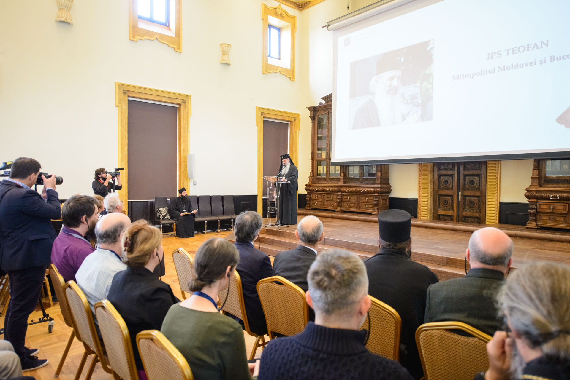 Înaltpreasfințitul Părinte Teofan, de 15 ani Arhiepiscop al Iaşilor şi Mitropolit al Moldovei şi Bucovinei Înaltpreasfințitul Părinte Teofan, de 15 ani Arhiepiscop al Iaşilor şi Mitropolit al Moldovei şi Bucovinei