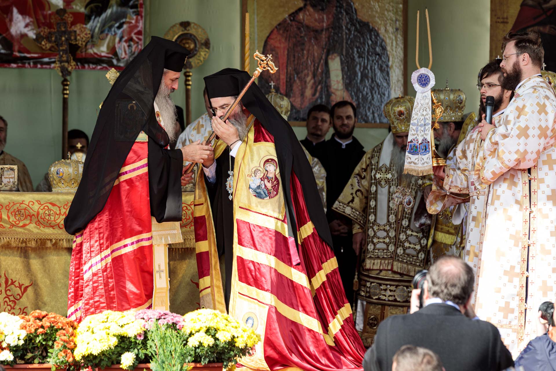 Înaltpreasfințitul Părinte Teofan, de 15 ani Arhiepiscop al Iaşilor şi Mitropolit al Moldovei şi Bucovinei Înaltpreasfințitul Părinte Teofan, de 15 ani Arhiepiscop al Iaşilor şi Mitropolit al Moldovei şi Bucovinei