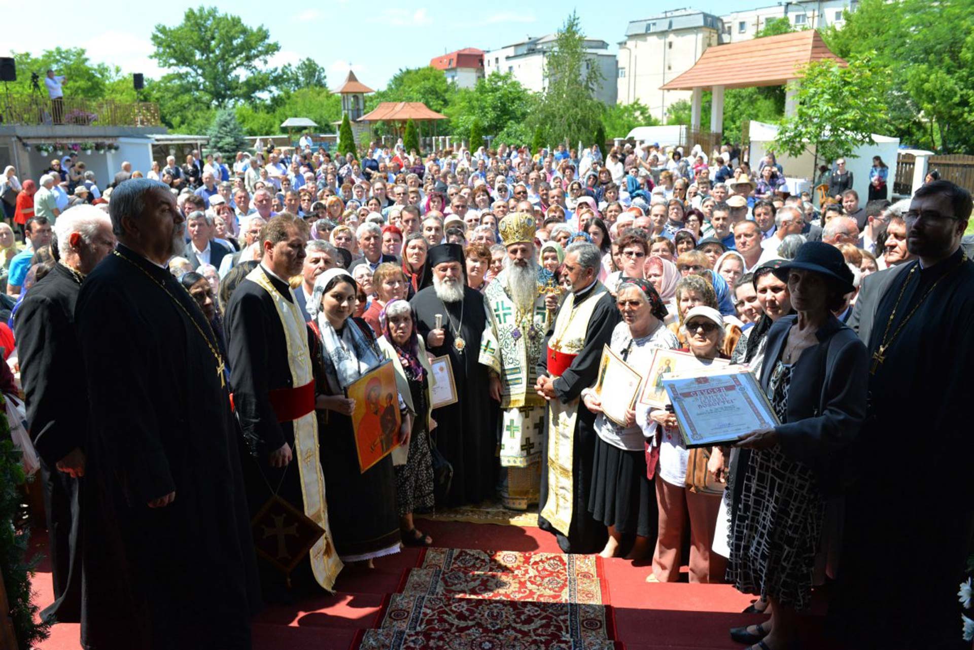 Înaltpreasfințitul Părinte Teofan, de 15 ani Arhiepiscop al Iaşilor şi Mitropolit al Moldovei şi Bucovinei Înaltpreasfințitul Părinte Teofan, de 15 ani Arhiepiscop al Iaşilor şi Mitropolit al Moldovei şi Bucovinei