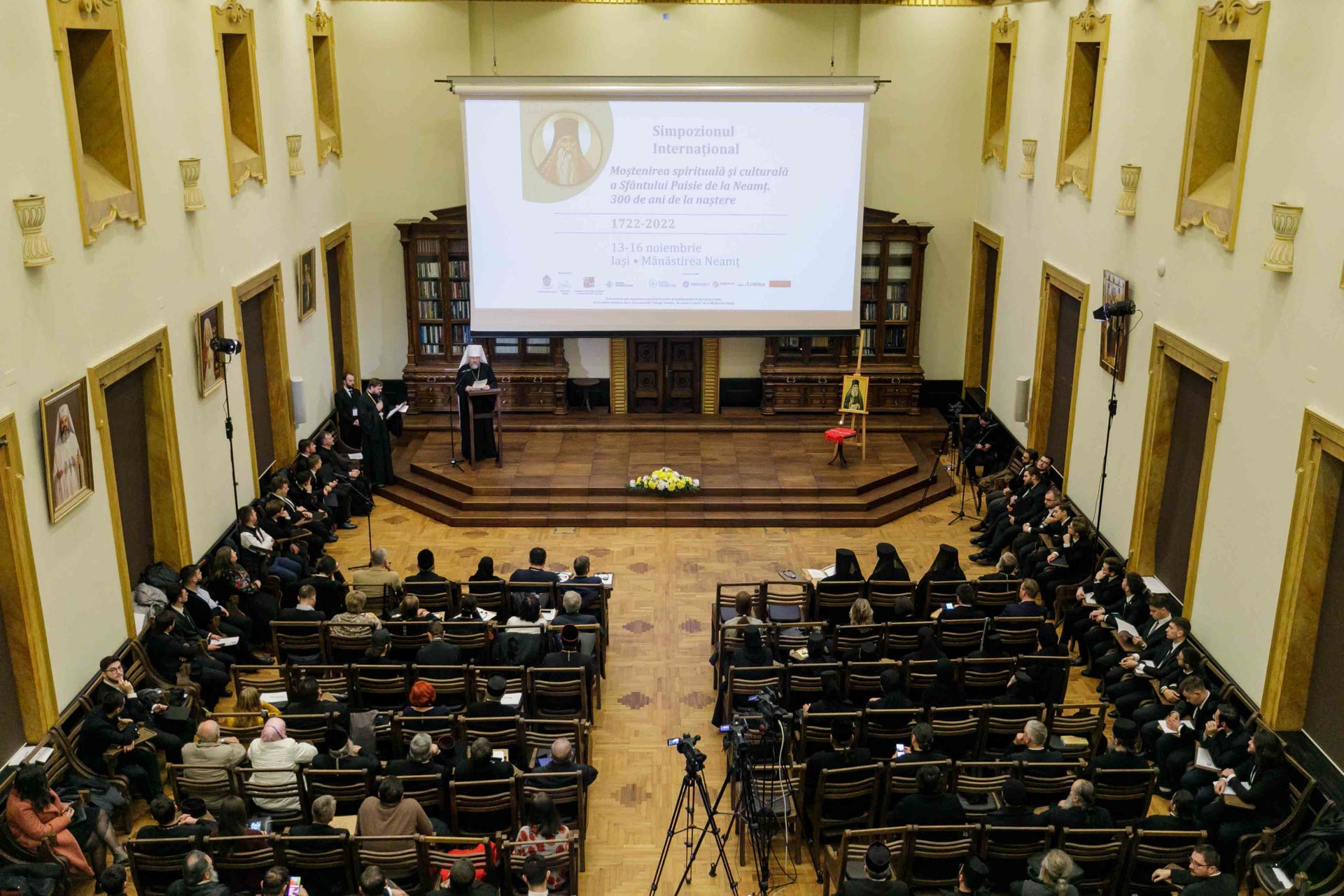 Înaltpreasfințitul Părinte Teofan, de 15 ani Arhiepiscop al Iaşilor şi Mitropolit al Moldovei şi Bucovinei Înaltpreasfințitul Părinte Teofan, de 15 ani Arhiepiscop al Iaşilor şi Mitropolit al Moldovei şi Bucovinei