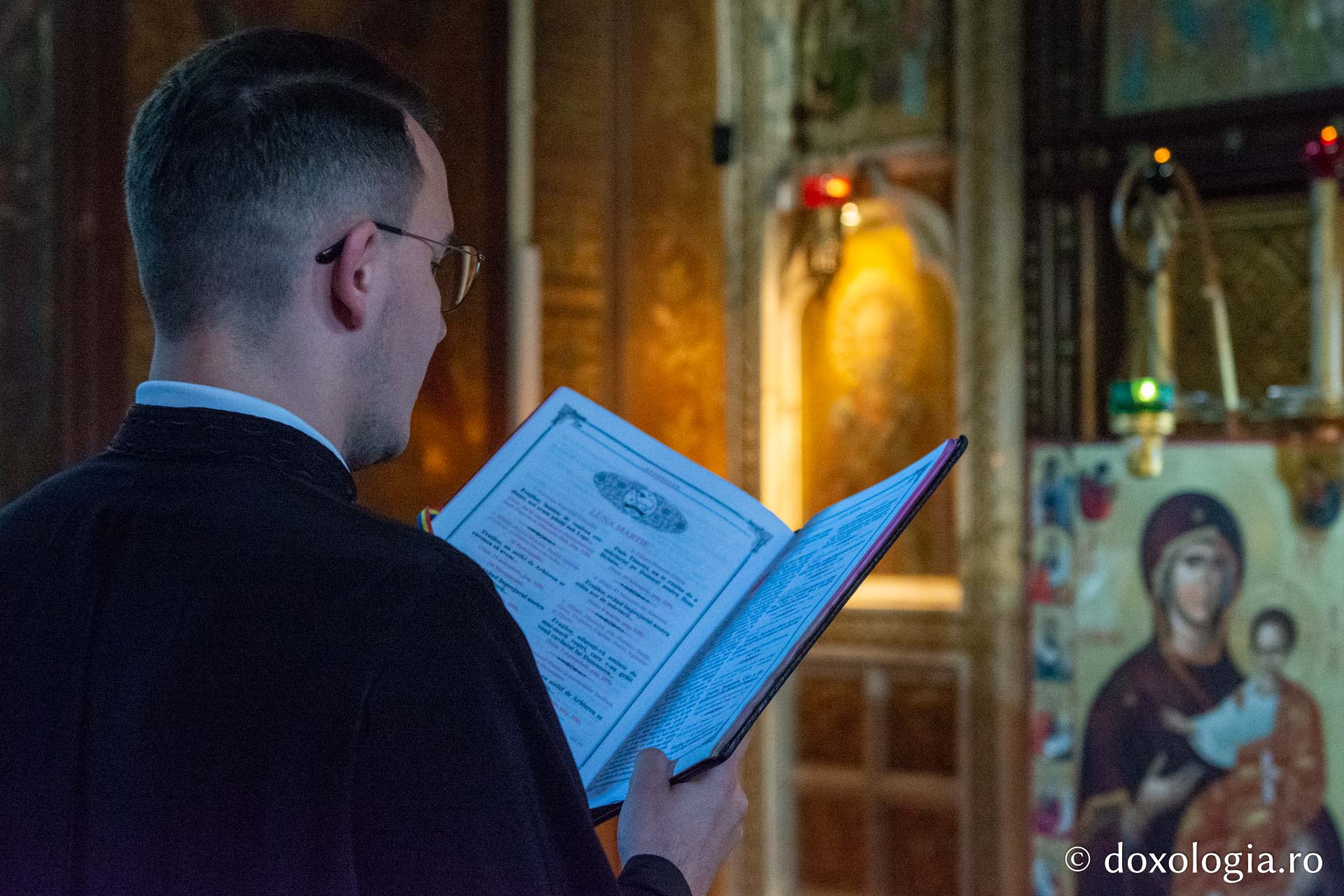 Foto: Mihail Vrăjitoru Reprezentanții Facultății de Teologie Ortodoxă din München, în vizită de studiu la Facultatea de Teologie Ortodoxă „Dumitru Stăniloae” din Iași