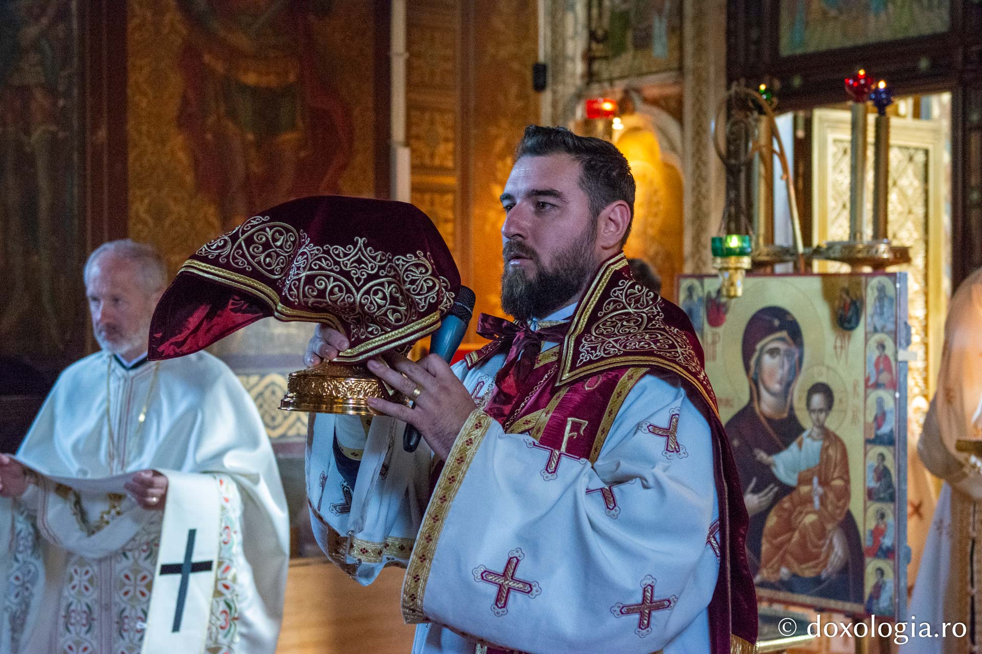 Foto: Mihail Vrăjitoru Reprezentanții Facultății de Teologie Ortodoxă din München, în vizită de studiu la Facultatea de Teologie Ortodoxă „Dumitru Stăniloae” din Iași