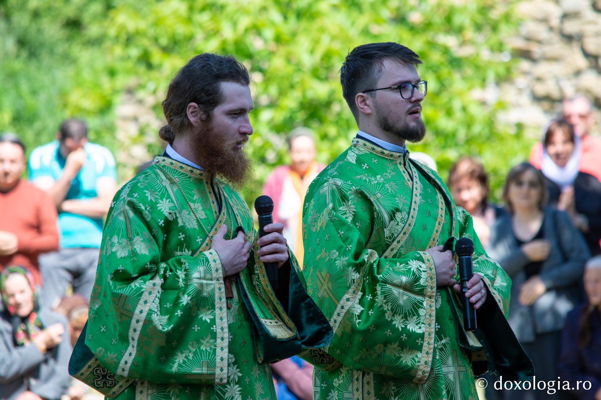Praznicul Cincizecimii, la Mănăstirea Dobrovăț