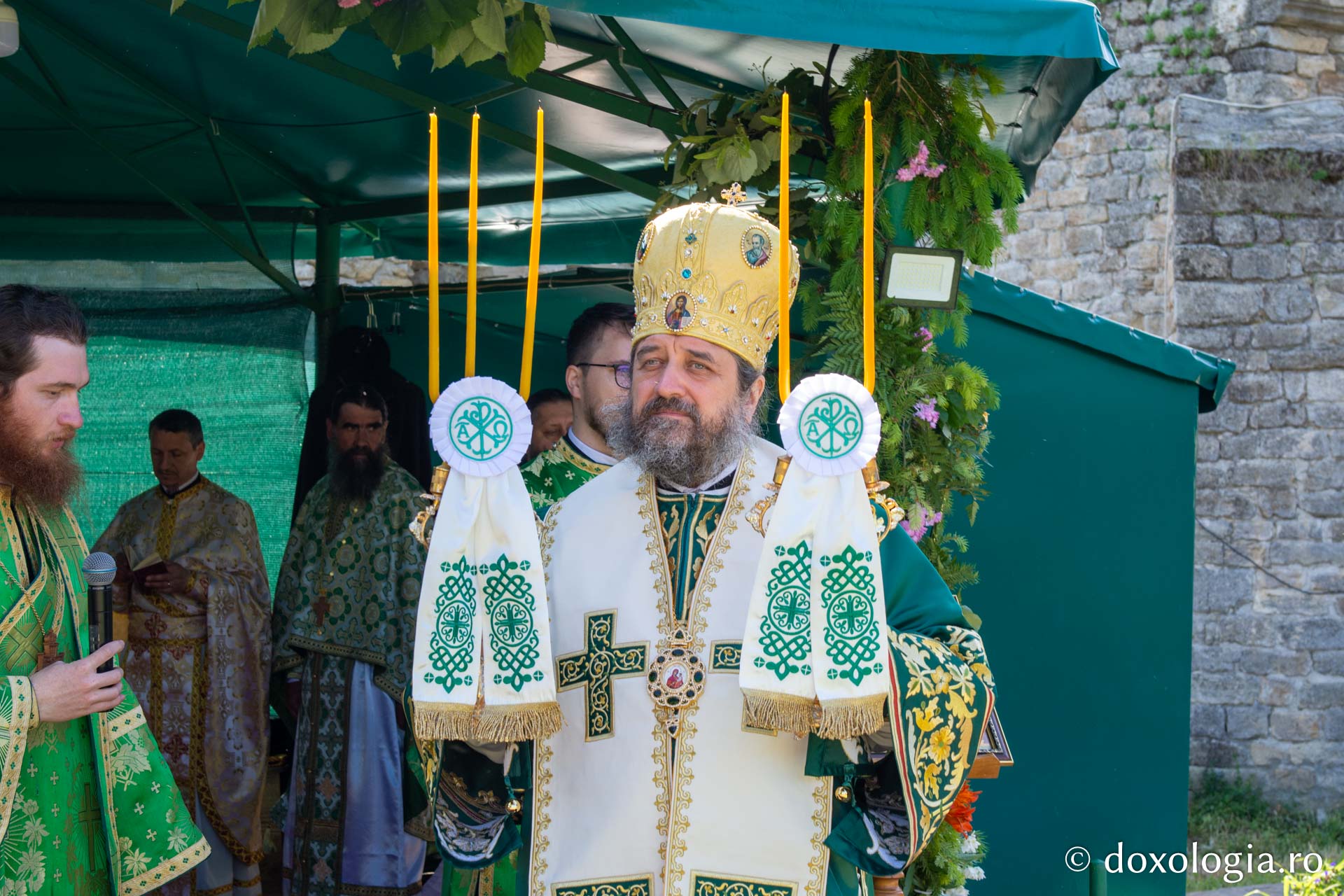 Praznicul Cincizecimii, la Mănăstirea Dobrovăț