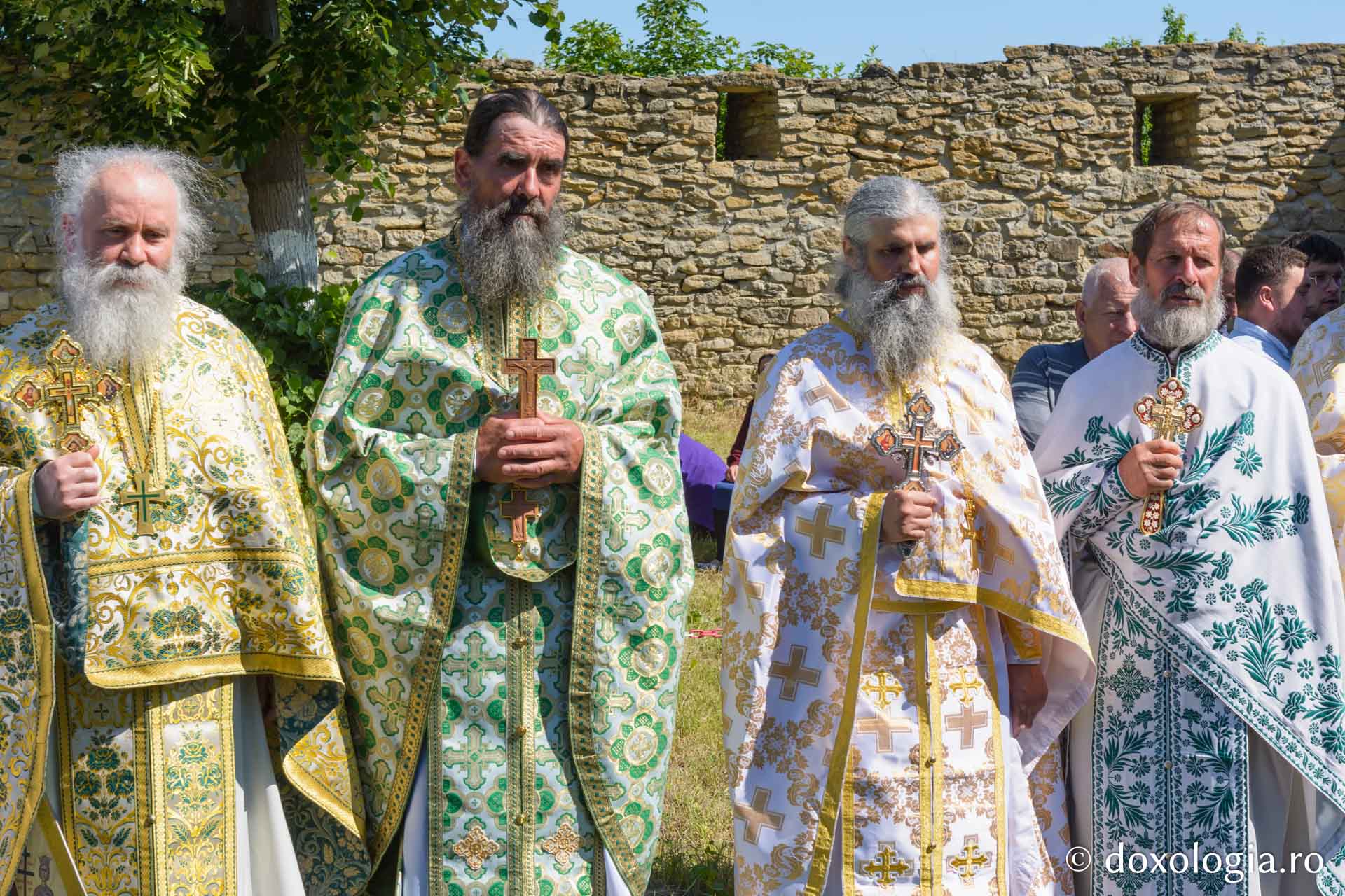 Praznicul Cincizecimii, la Mănăstirea Dobrovăț