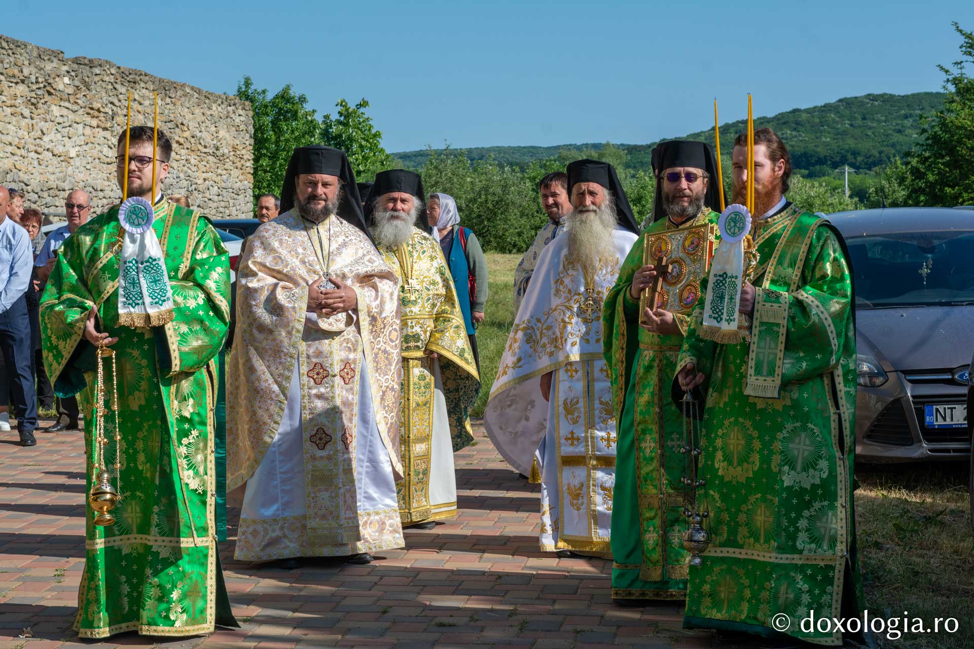 Praznicul Cincizecimii, la Mănăstirea Dobrovăț