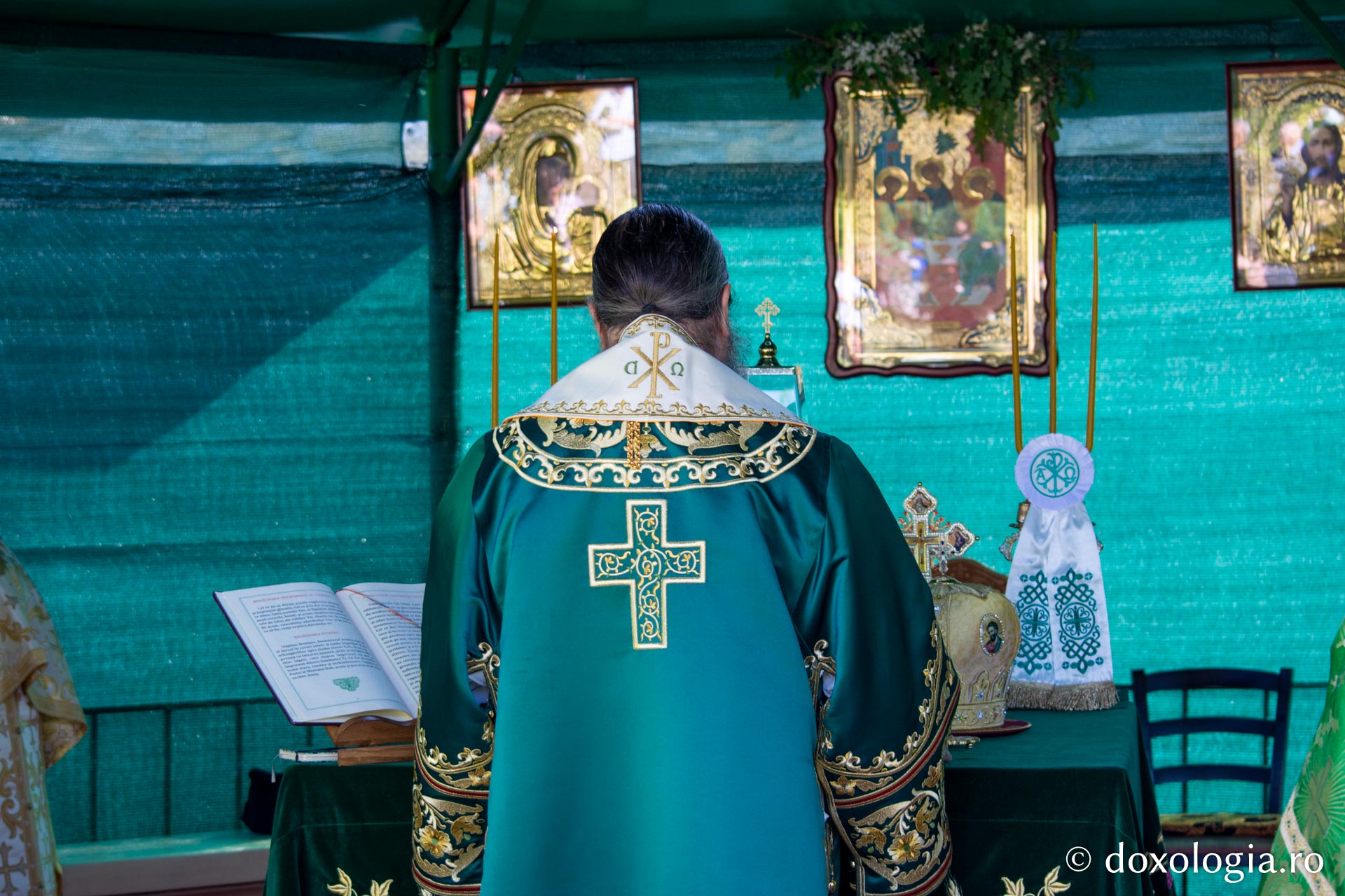 Praznicul Cincizecimii, la Mănăstirea Dobrovăț