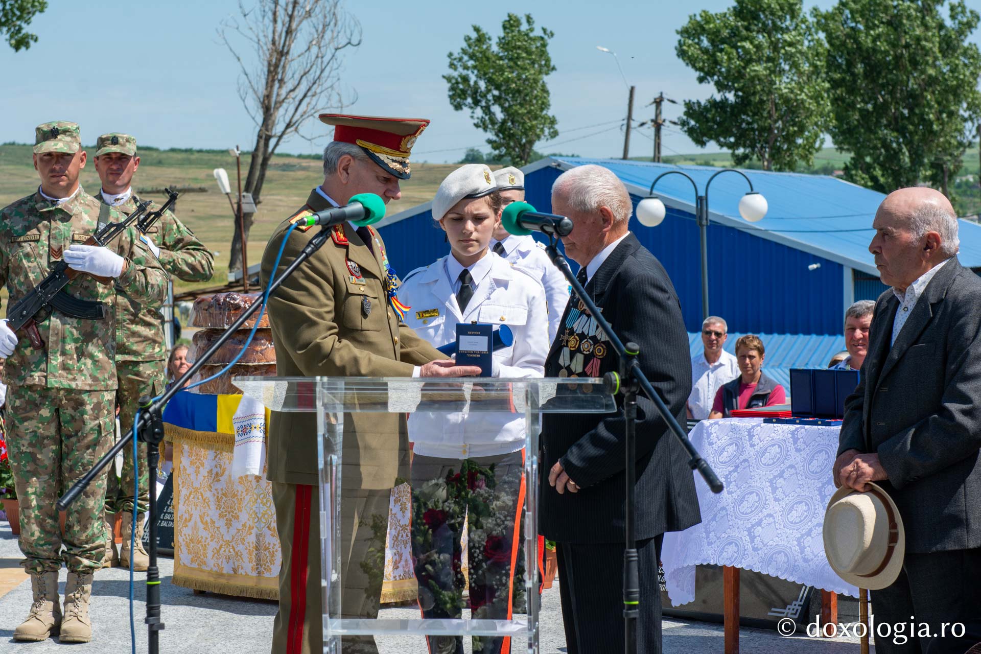 La Hlipiceni a fost sfințit un monument dedicat eroilor neamului