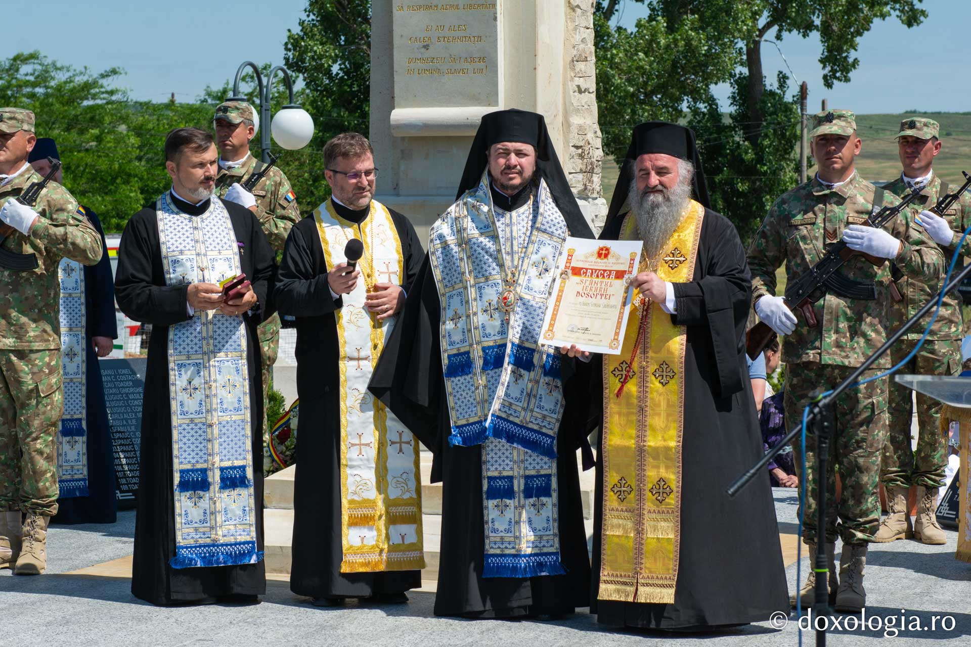 La Hlipiceni a fost sfințit un monument dedicat eroilor neamului