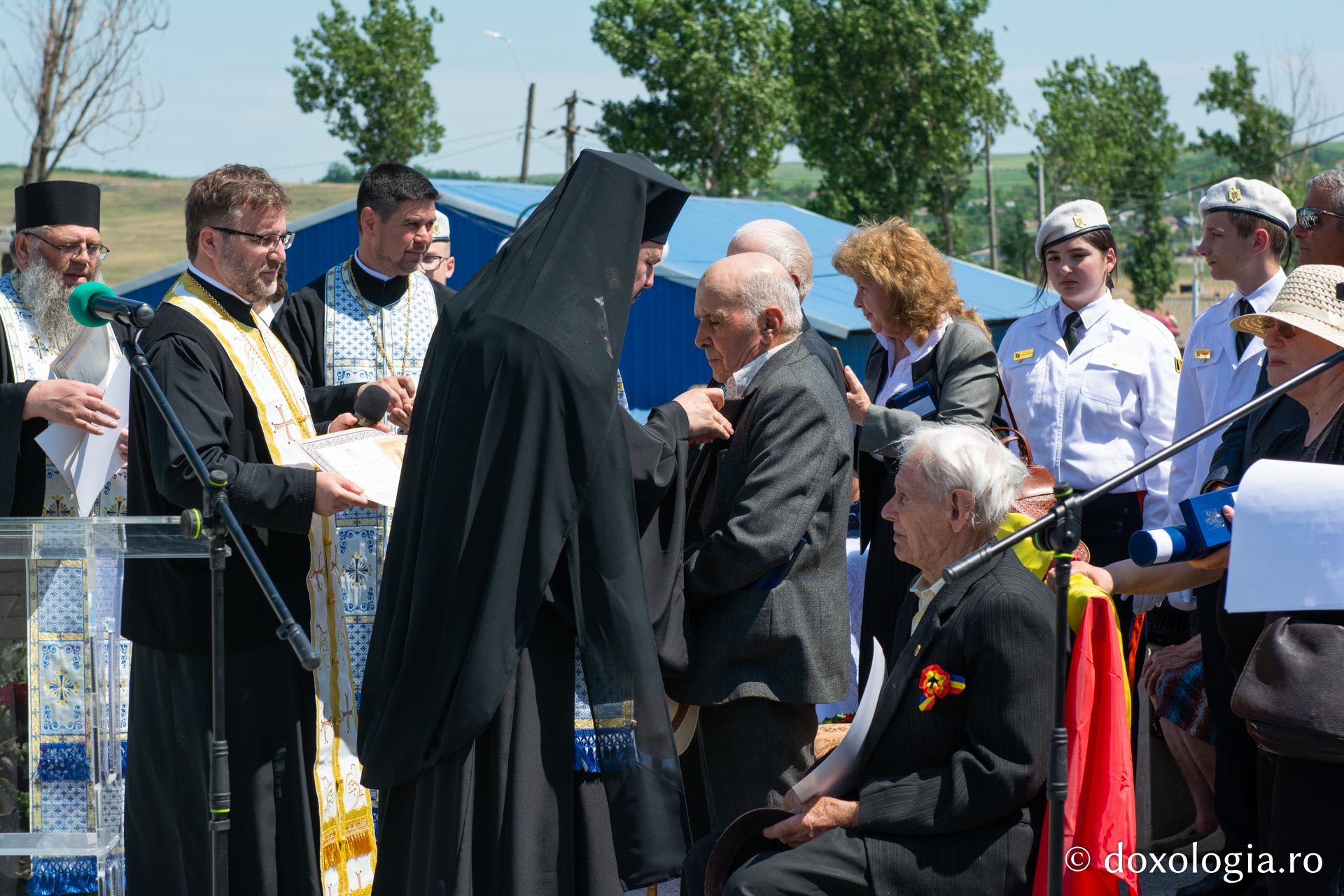 La Hlipiceni a fost sfințit un monument dedicat eroilor neamului