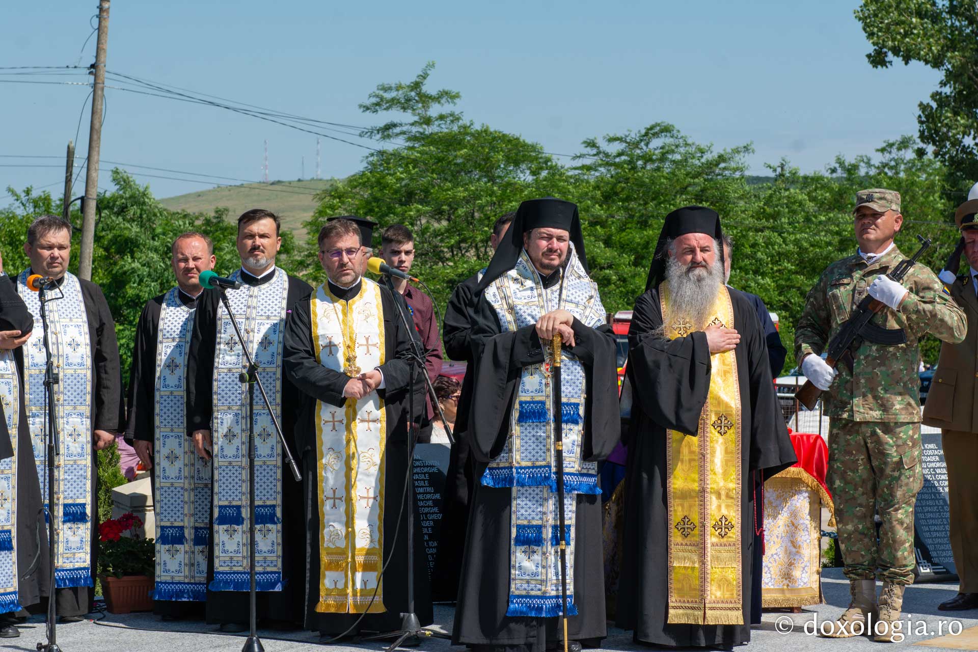 La Hlipiceni a fost sfințit un monument dedicat eroilor neamului