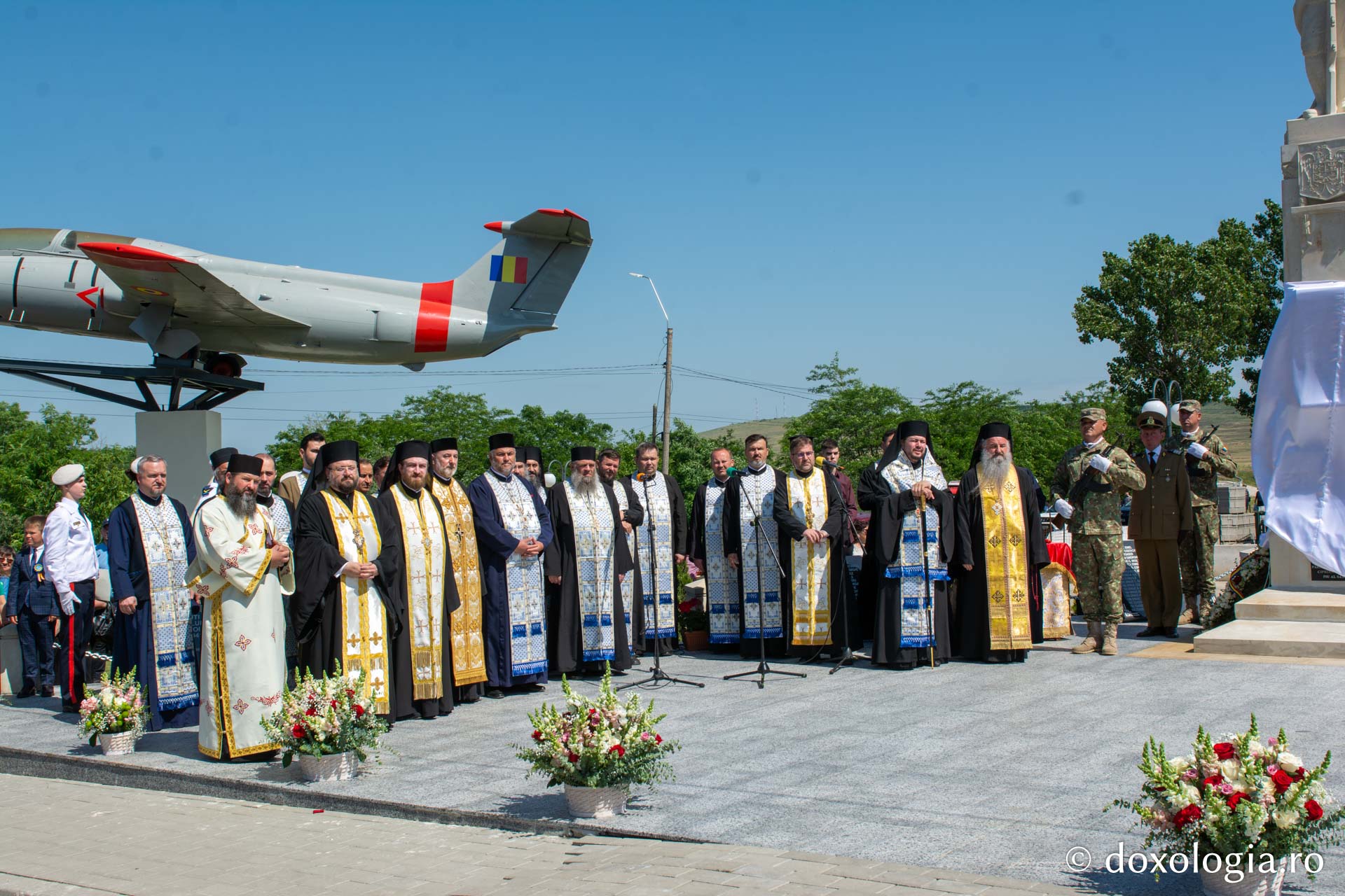 La Hlipiceni a fost sfințit un monument dedicat eroilor neamului